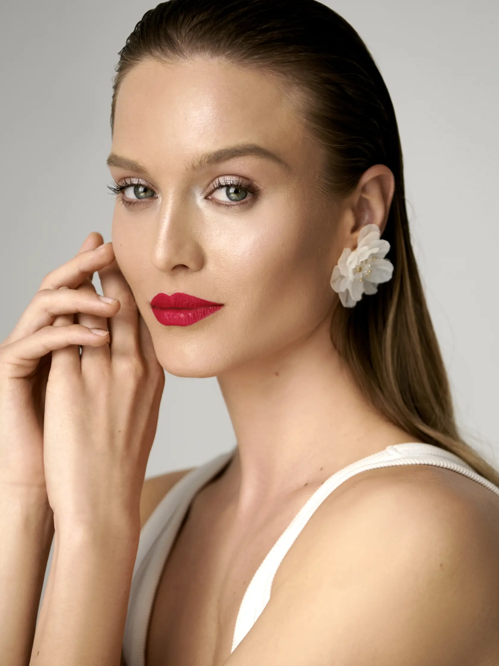 Líčenie v štýle Carolina Herrera.
