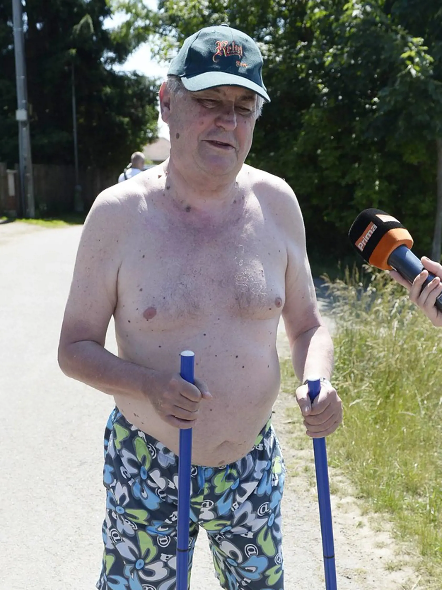 Prezident ČR Miloš Zeman v nedávnej minulosti dovolenkoval doma, pri jazere v Česku.
