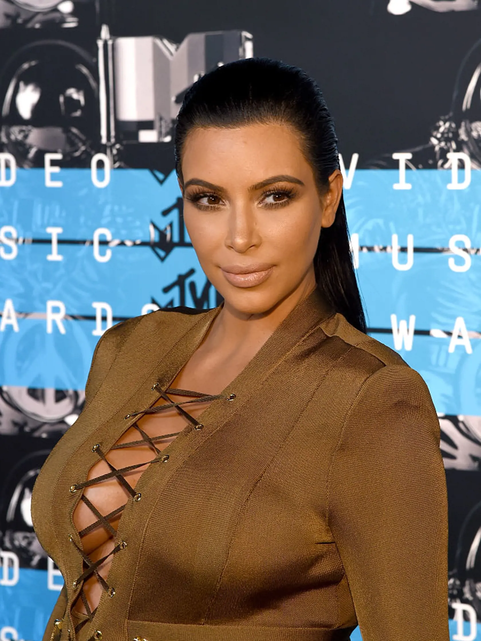 LOS ANGELES, CA - AUGUST 30:  TV personality Kim Kardashian attends the 2015 MTV Video Music Awards at Microsoft Theater on August 30, 2015 in Los Angeles, California.  (Photo by Larry Busacca/Getty Images)