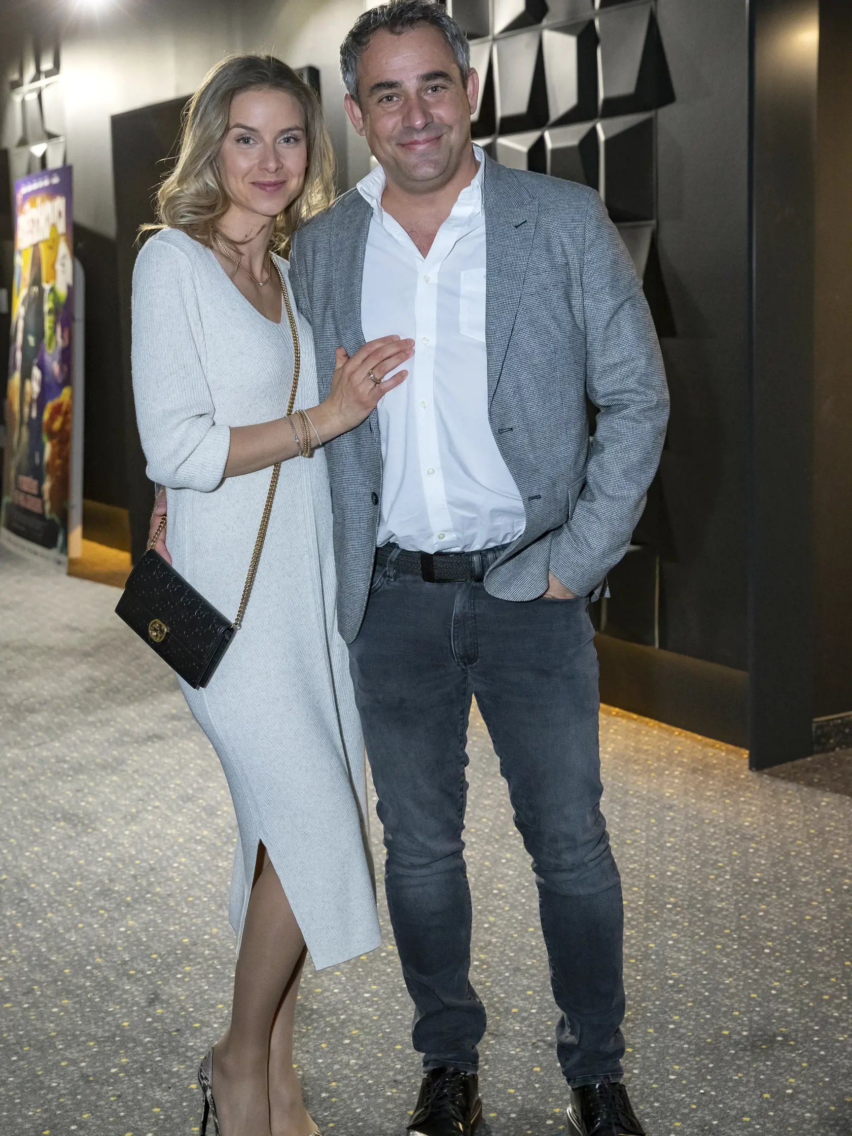 Peter Dvorský - film Ivety Malachovskej o legende slovenskej opery. Premiéra filmu v bratislavskom kine nákupného centra Bory Mall. Na snímke je Nela Pocisková a Filip Túma.
