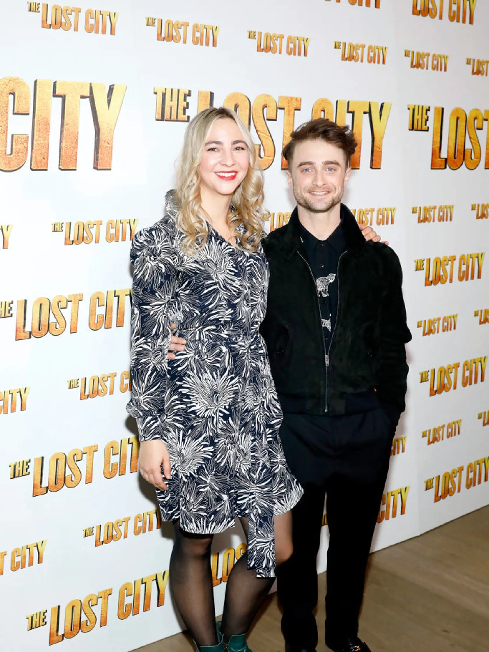 Daniel Radcliffe s partnerkou na premietaní filmu Stratené mesto v New Yorku.