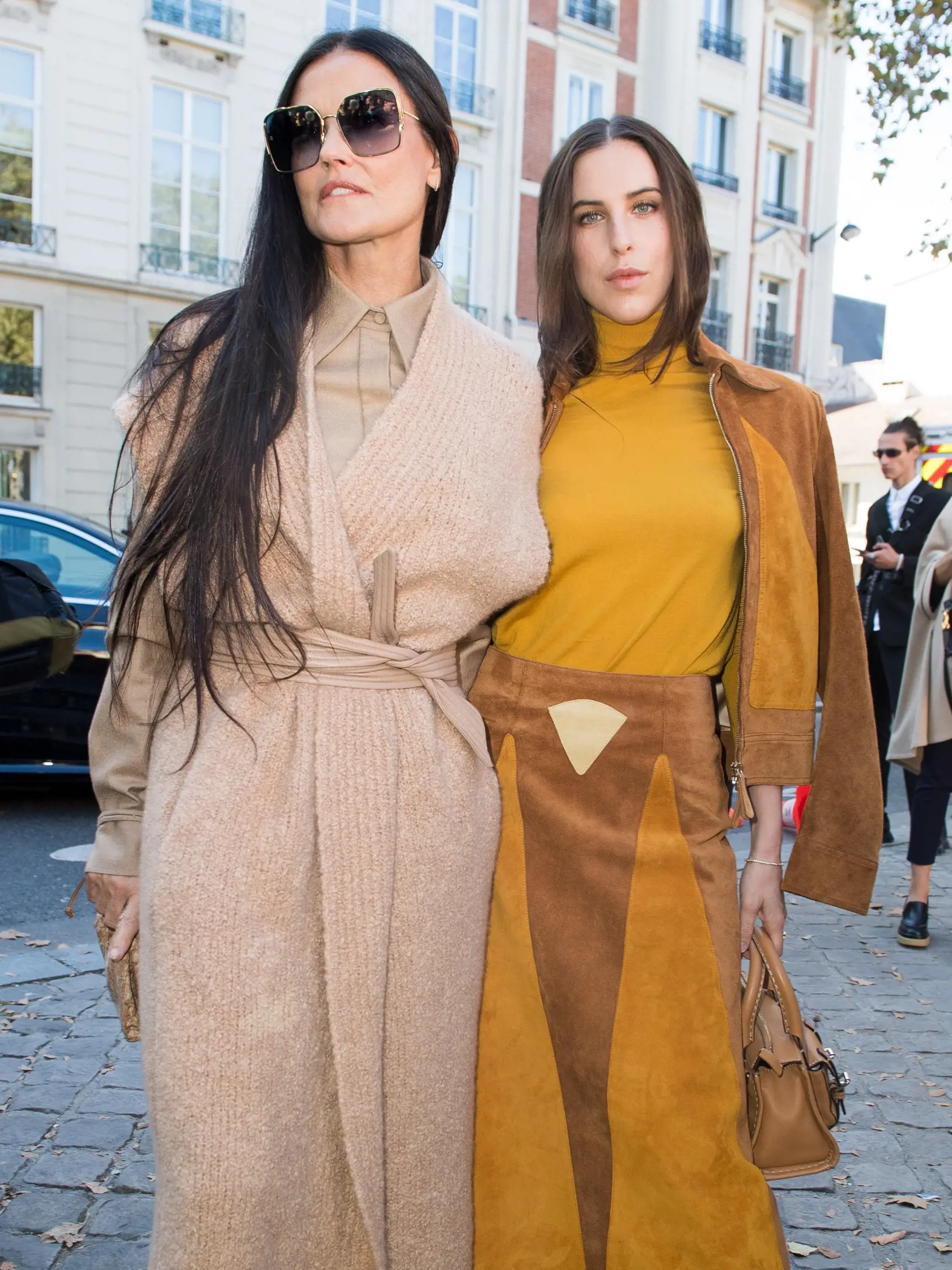 Demi Moore a Scout Willis počas parížskeho týždňa módy.