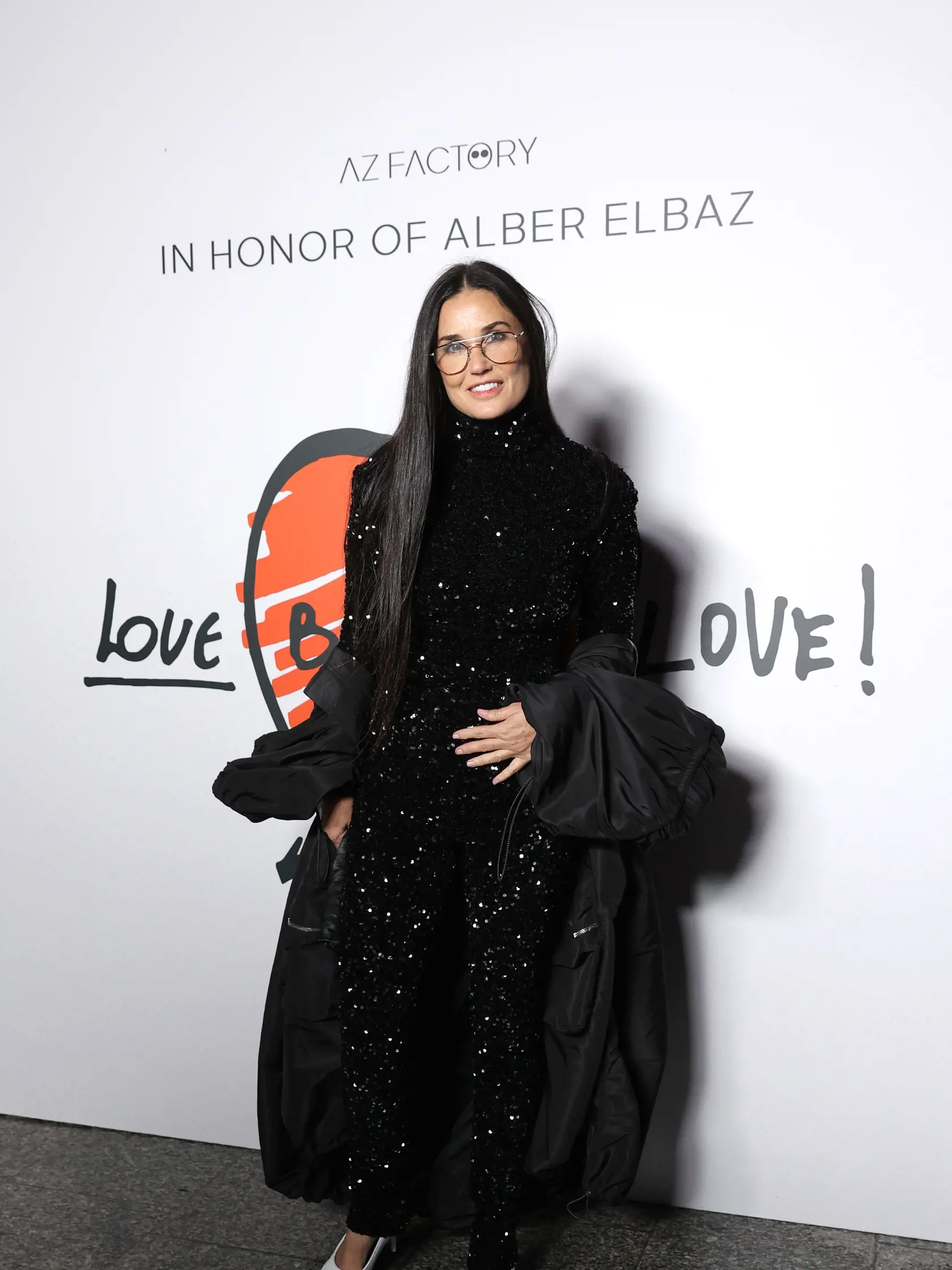 Demi Moore s dcérou Scout na prehliadne návrhárky Stelly McCartney na Parížskom týždni módy.