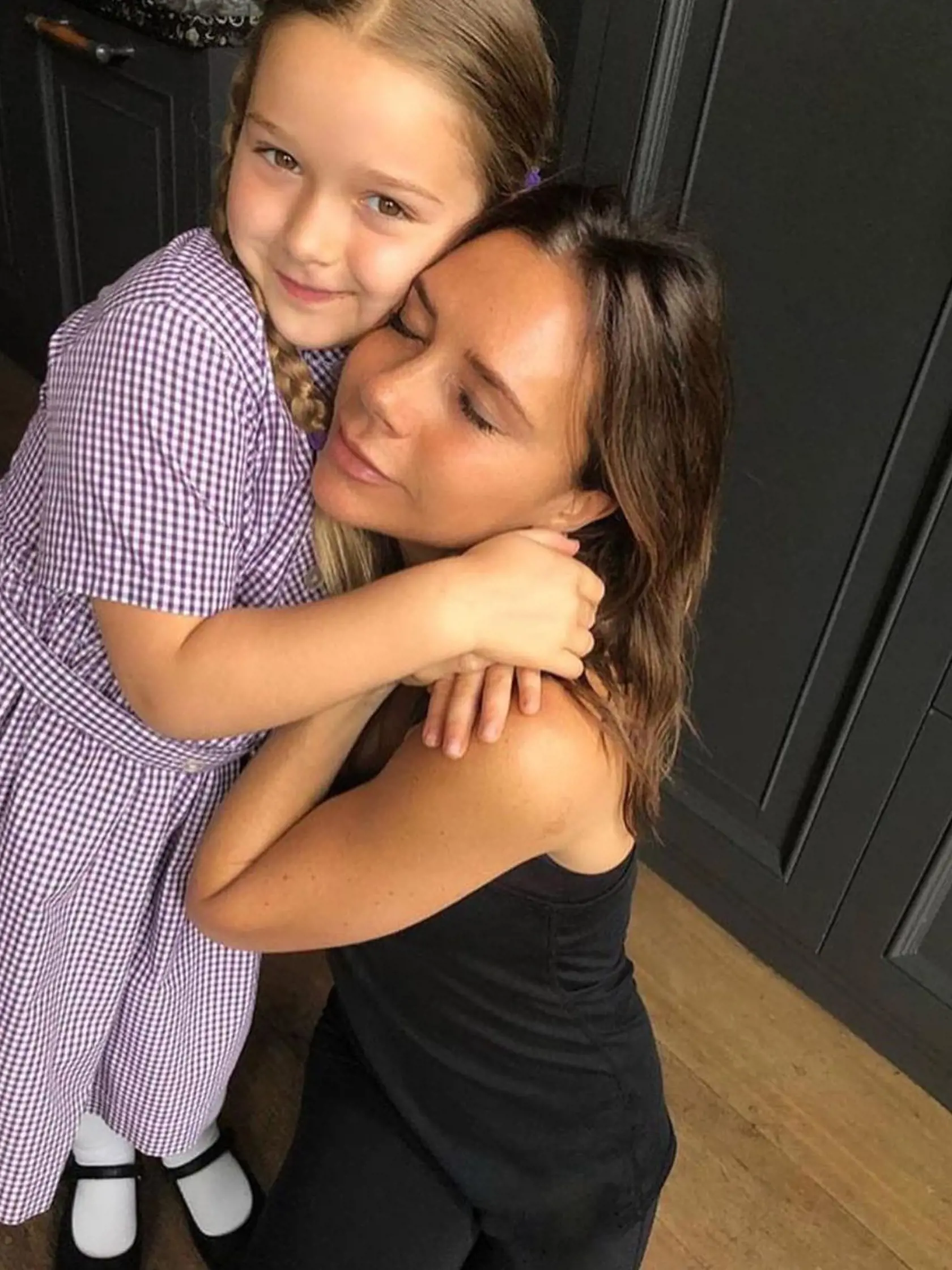 Victoria Beckham s dcérou Harper. Už ju pripravuje, aby po nej prebrala štafetu.