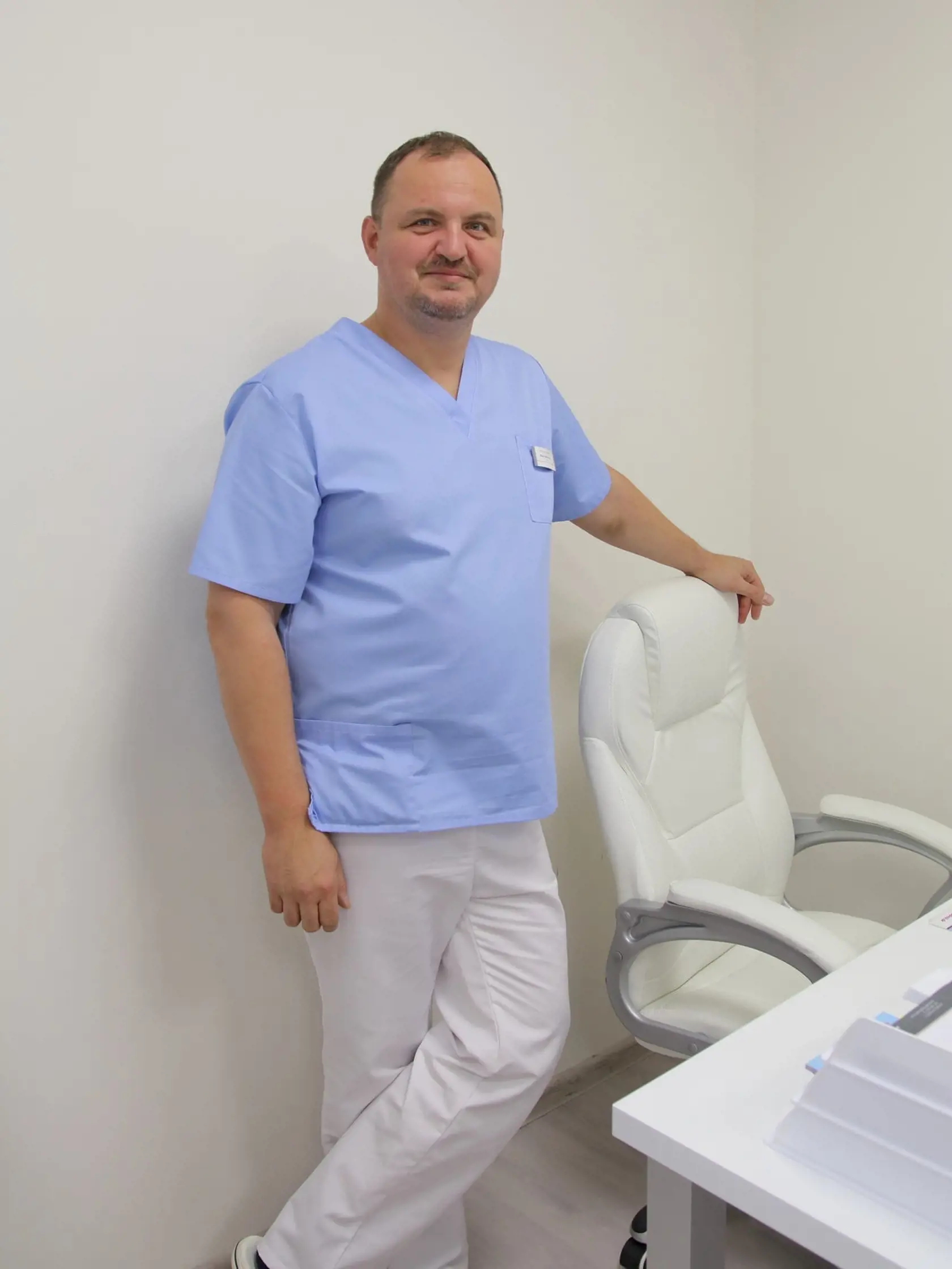 Metód Čáder posledné dva roky pôsobil ako lekár na oddelení chirurgie a úrazovej chirurgie v Medmedical Klinik v Oščadnici. Pacienti si ho nevedeli vynachváliť.