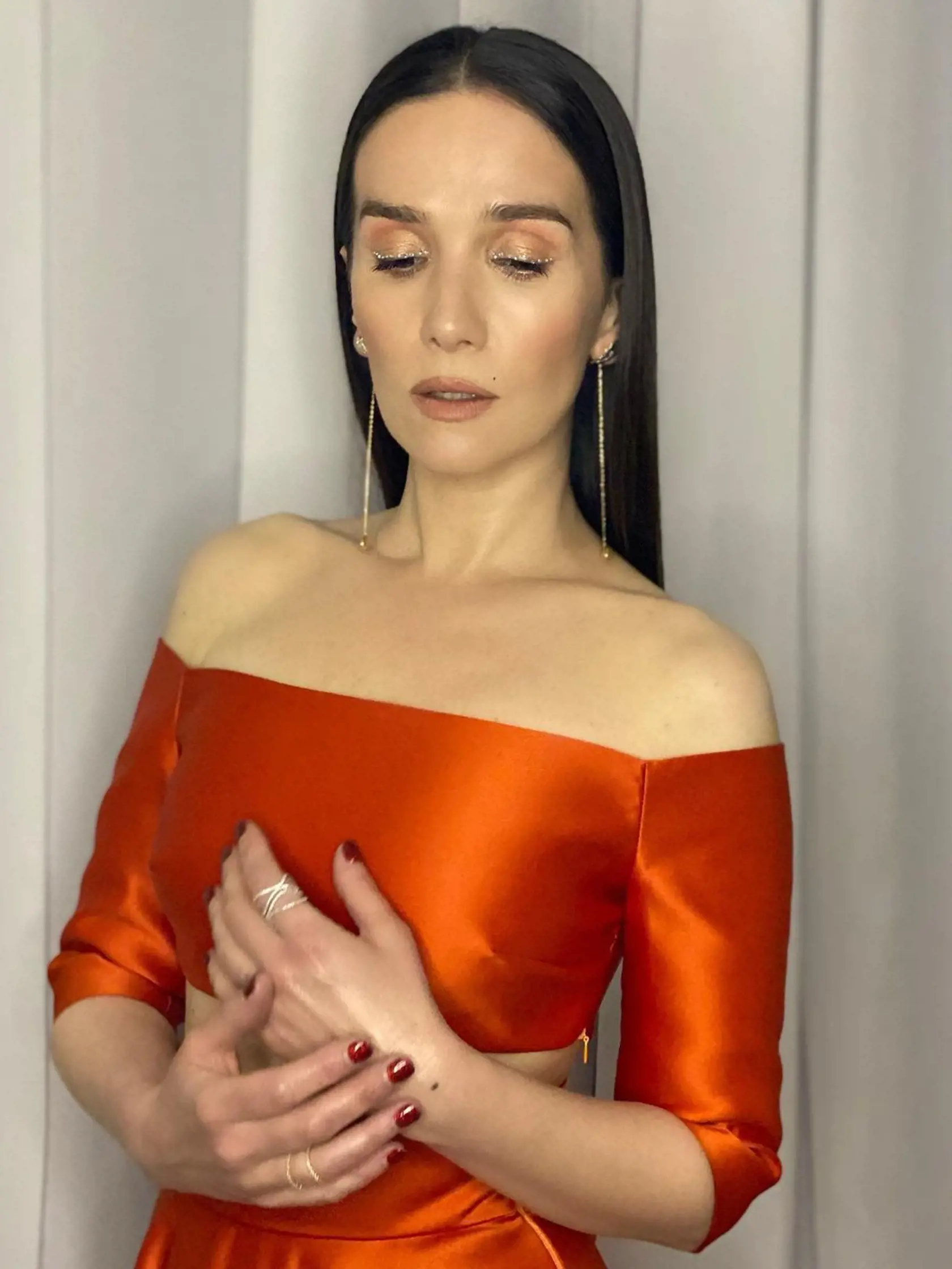 Natalia Oreiro (43) – Milágros
Natalia Oreiro akoby od čias Divokého anjela nezostarla ani o deň. Hoci má už po 40-ke, vyzerá neskutočne mladistvo a aj napriek materstvu si udržala špičkovú postavu, ktorou rada provokuje na sociálnych sieťach. Jej partnerom je o 20 rokov starší hudobník, argentínsky rocker Ricardo Mollo (63).