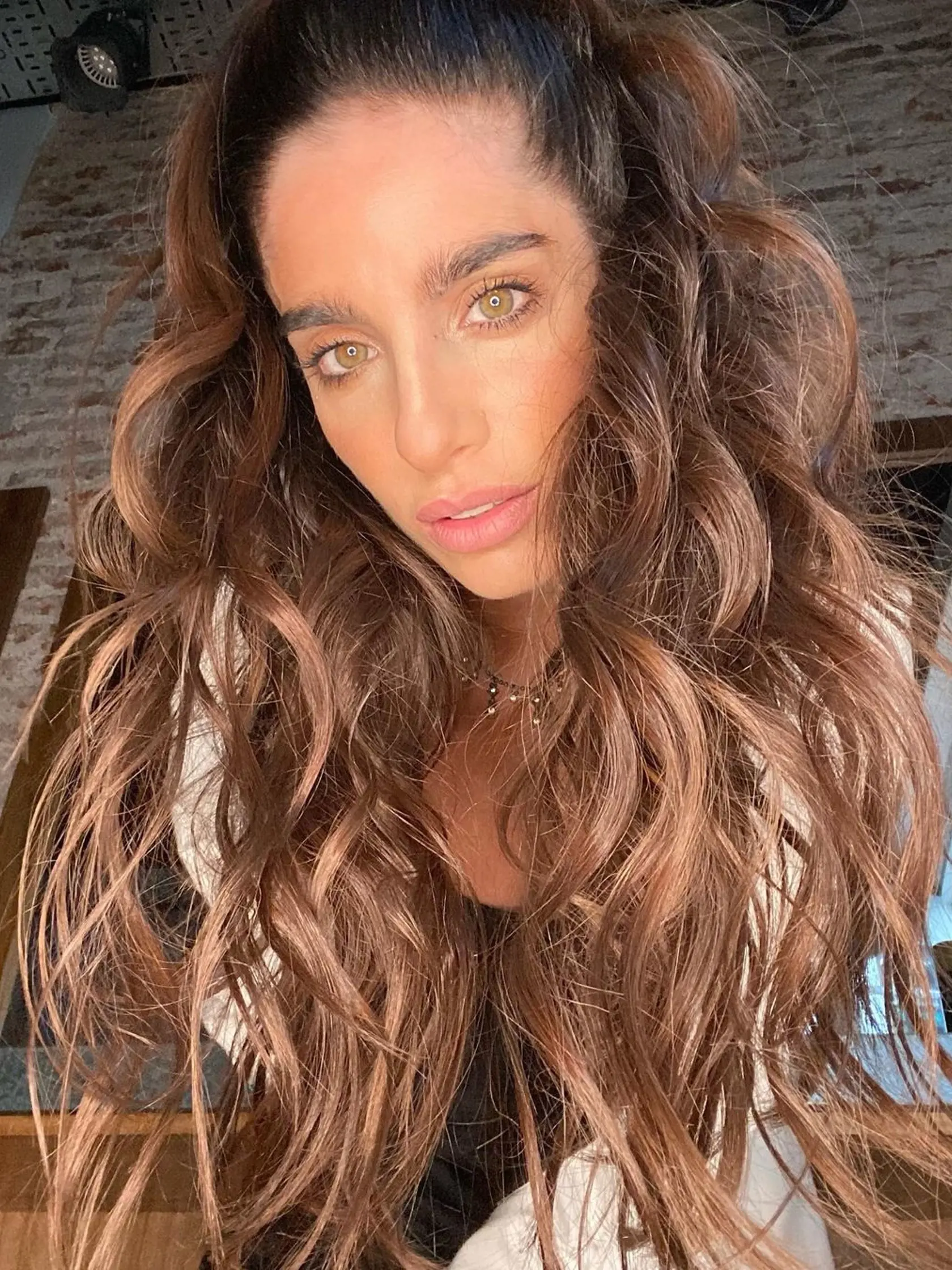 Gabriela Sari (44) – Gloria