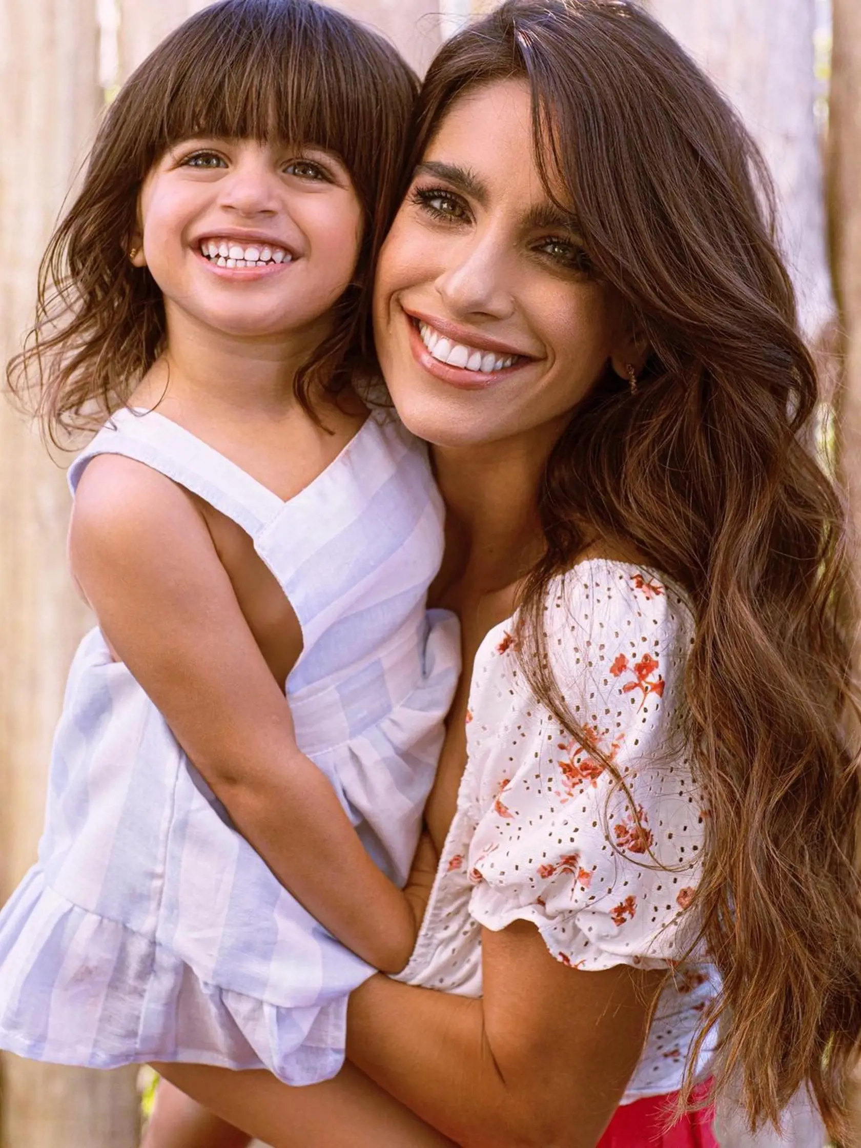 Gabriela Sari (44) – Gloria