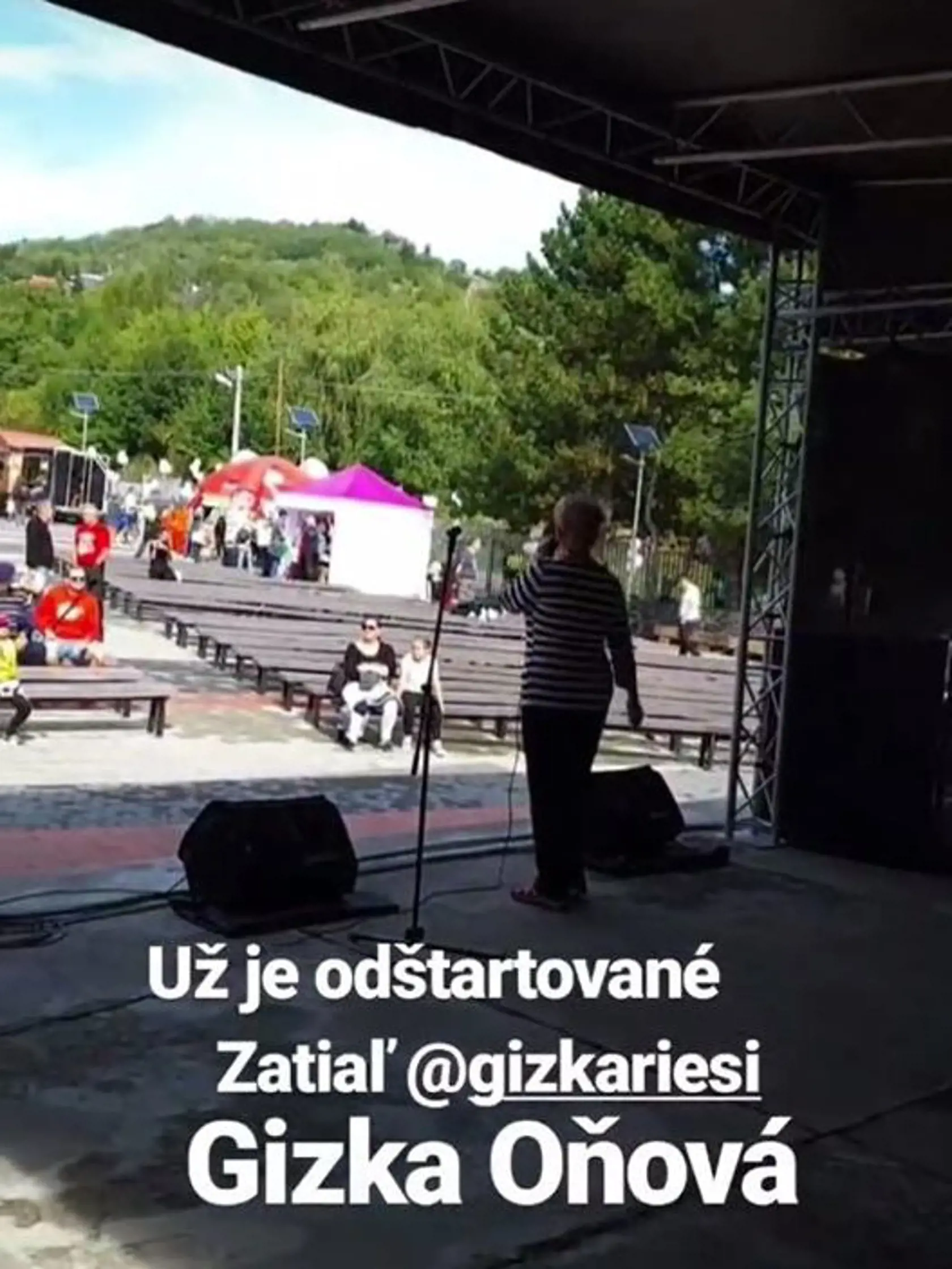 Gizka Oňová vystúpila na akcii v bratislavkej Rači, no v publiku bola iba hŕstka ľudí. Bolo to zrejme spôsobené tým, že bolo ešte len málo hodín a hlavne spievala pre bežcov, ktorí pretekali kúsok od nej, a tí si nevedeli jej pesničky vynachváliť.