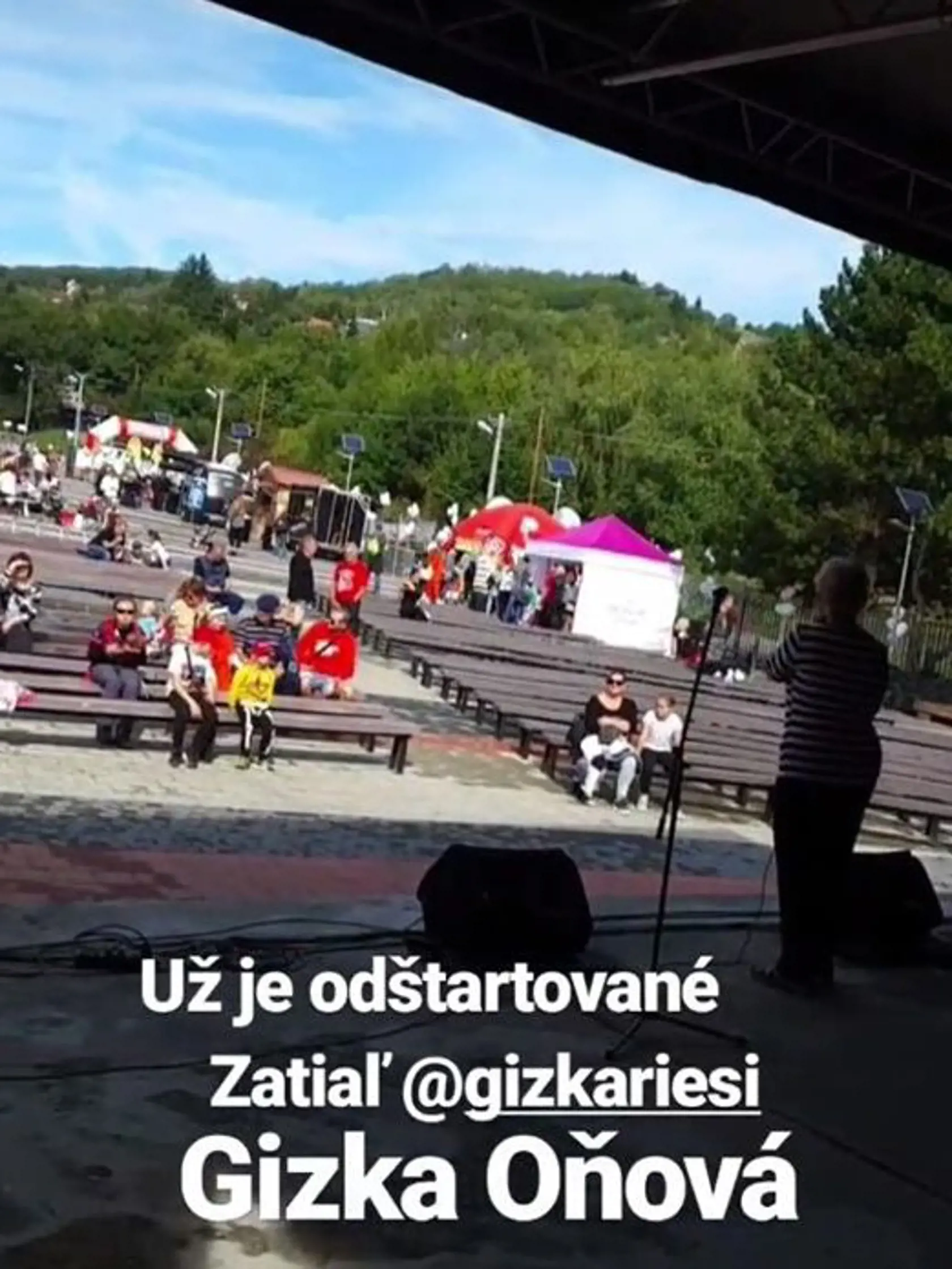 Gizka Oňová vystúpila na akcii v bratislavkej Rači, no v publiku bola iba hŕstka ľudí. Bolo to zrejme spôsobené tým, že bolo ešte len málo hodín a hlavne spievala pre bežcov, ktorí pretekali kúsok od nej, a tí si nevedeli jej pesničky vynachváliť.