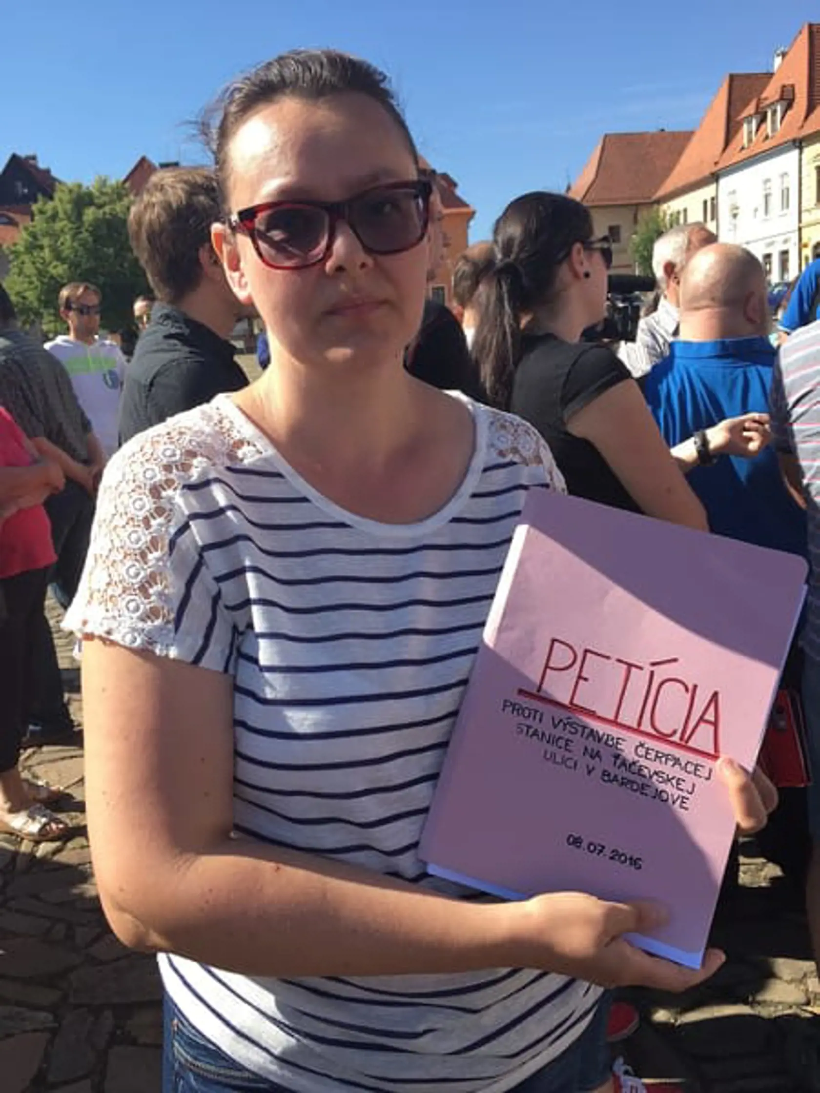 Mária Ferková zastupuje protestujúcich. Hnevá sa, že neboli prizvaní do územného konania.
