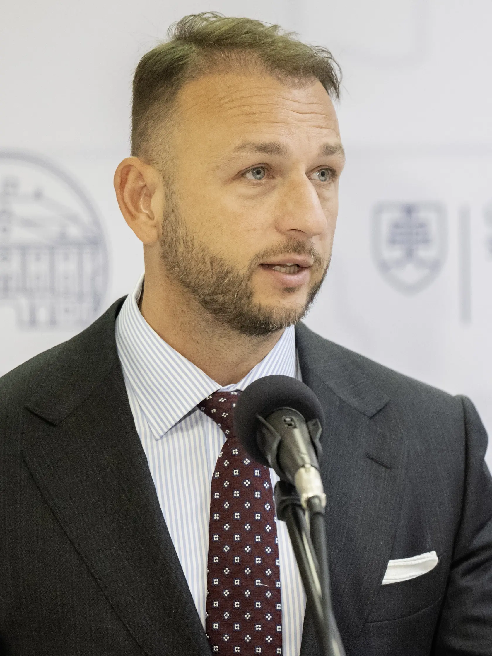 Aktuálne nie je evidované podozrenie na rozšírenie slintačky do ďalších ohnísk. Po nedeľnom zasadnutí Ústredného krízového štábu o tom informoval minister vnútra Matúš Šutaj Eštok (Hlas-SD). Za prioritu považuje zabrániť prípadnému rozšíreniu nákazy.