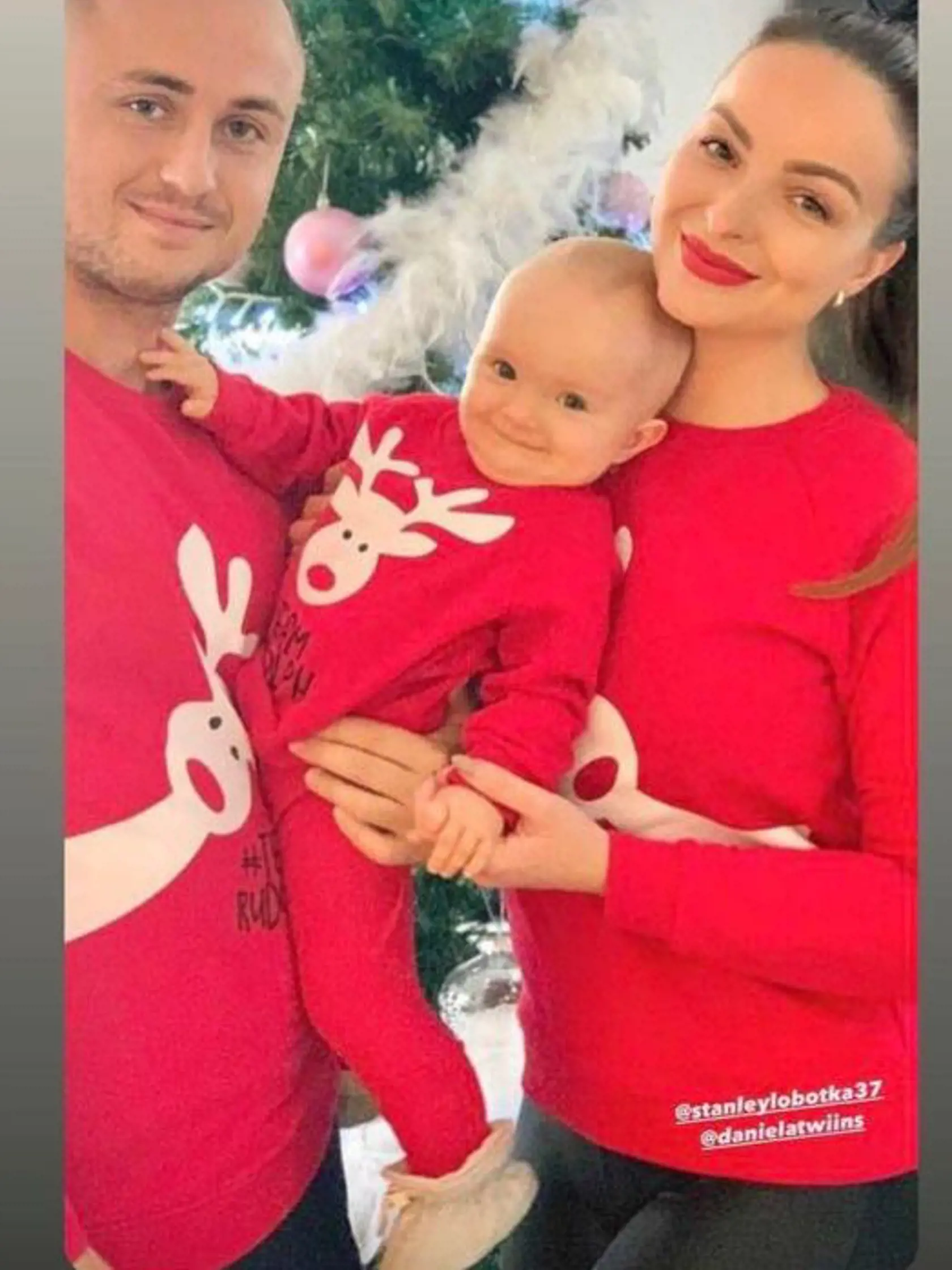 Daniela Nízlová so snúbencom Stanom Lobotkom a dcérkou Lindou.
