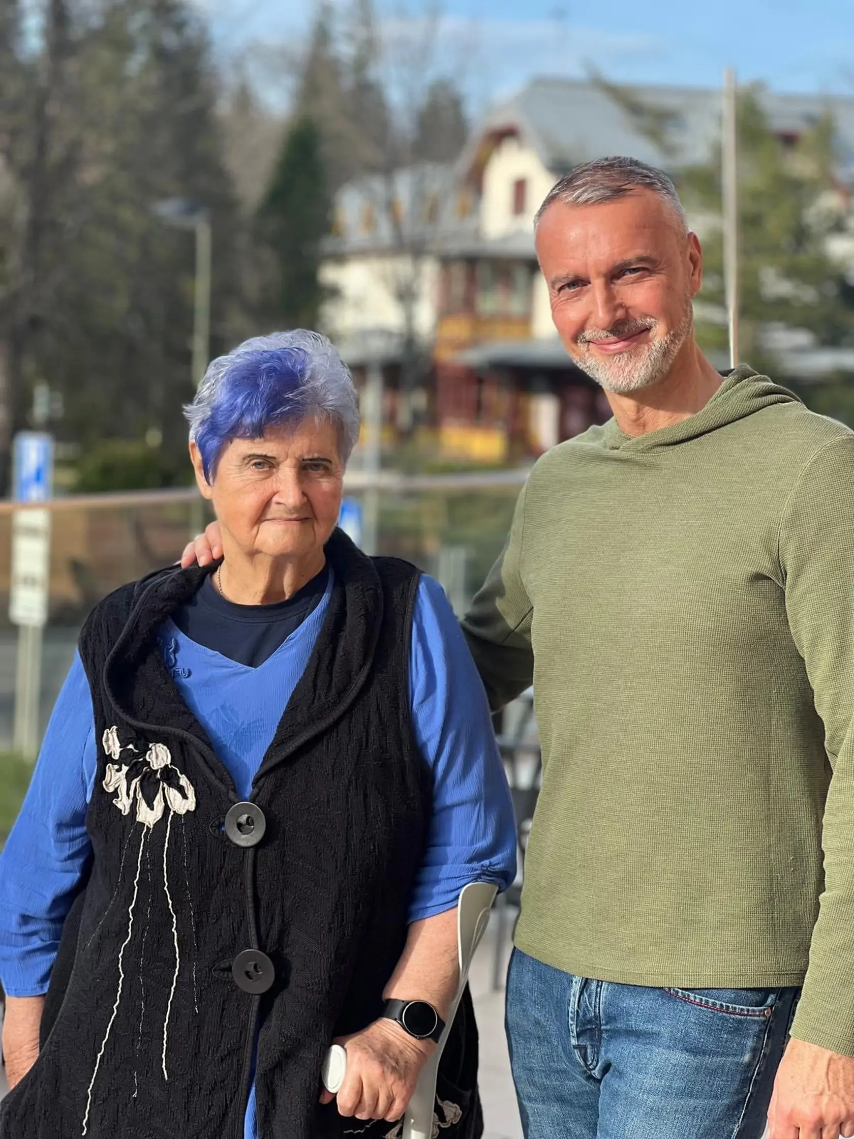 Do Tatier s milovanou mamou sa vybral predseda parlamentu Richard Raši (Hlas). „Verím, že aj vy prežívate sviatky v kruhu tých, ktorých máte najradšej – s vďačnosťou za každý spoločný okamih,“ zdôveril sa Raši.