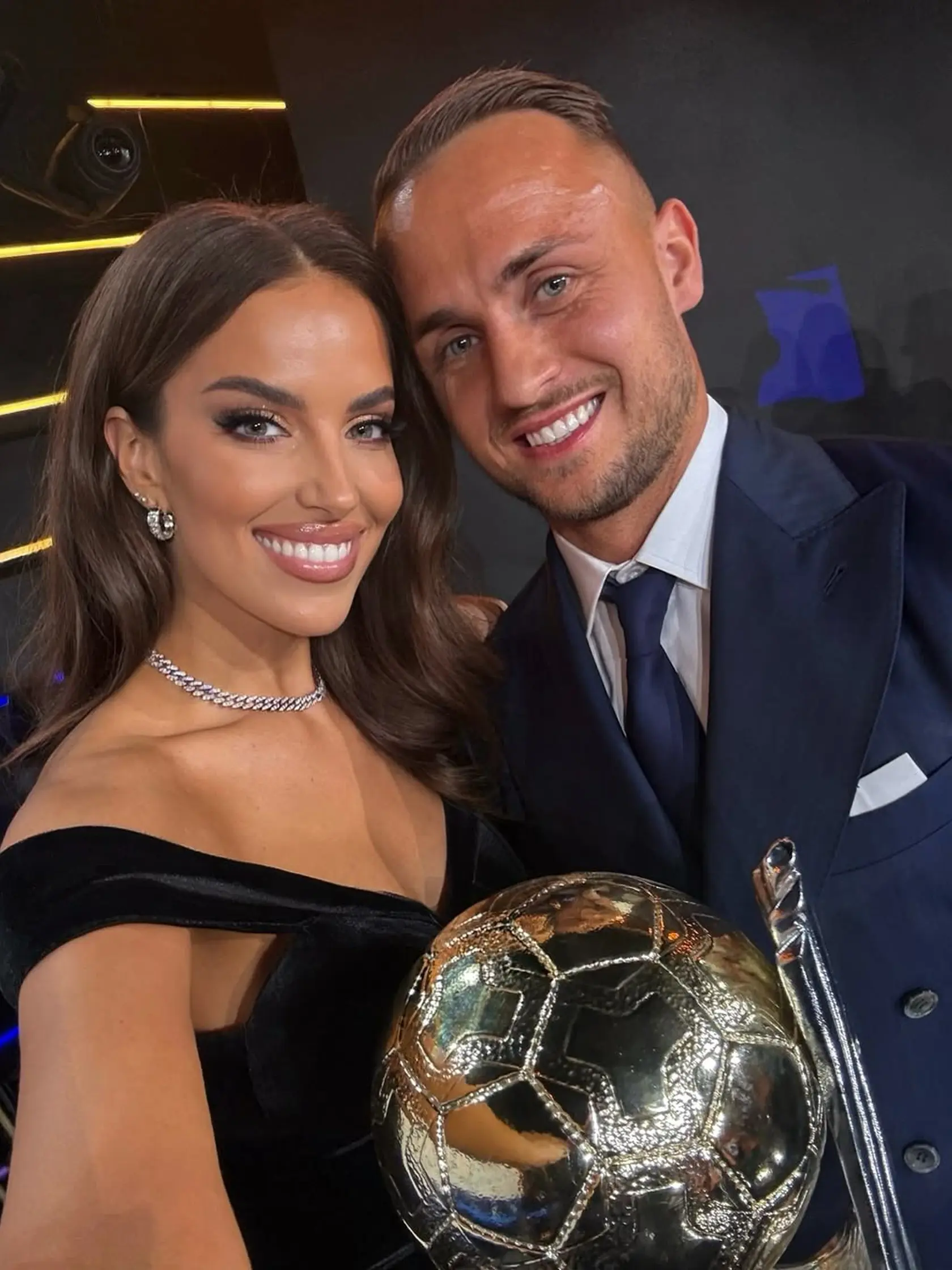 Hrdá priateľka Simona a najlepší futbalista roka Stanislav Lobotka.