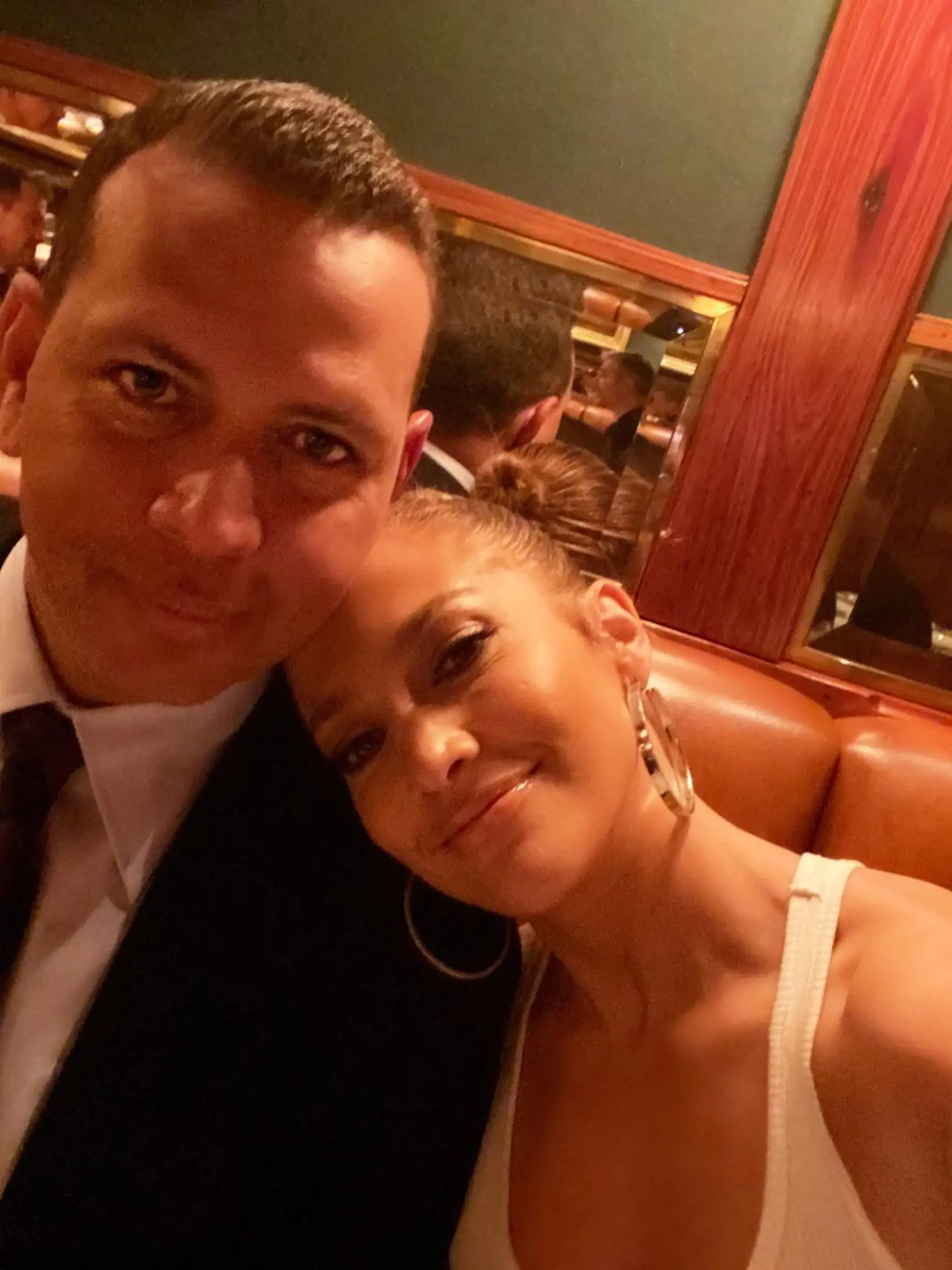 Niekdajší známy bejzbalista sa na svojom instagramovom účte pravidelne chváli snímkami so svojou vyvolenou Jennifer Lopez.