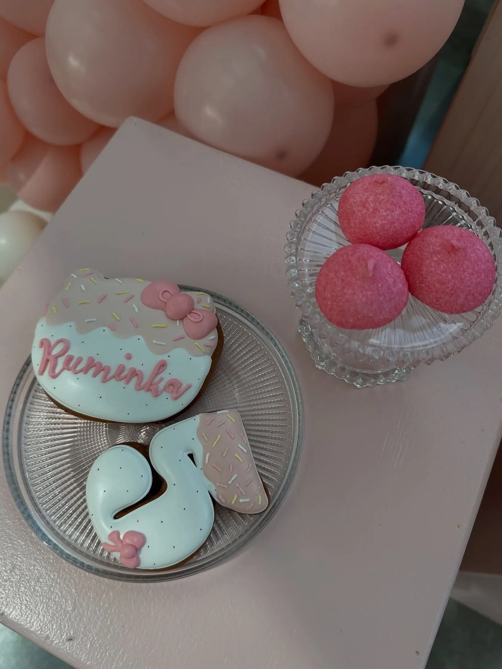 Monika Bagárová: Oslava 5. narodenín Ruminky sa niesla v znamení ružovej, balónikov a princezien. Nechýbala ani Hello Kitty.
