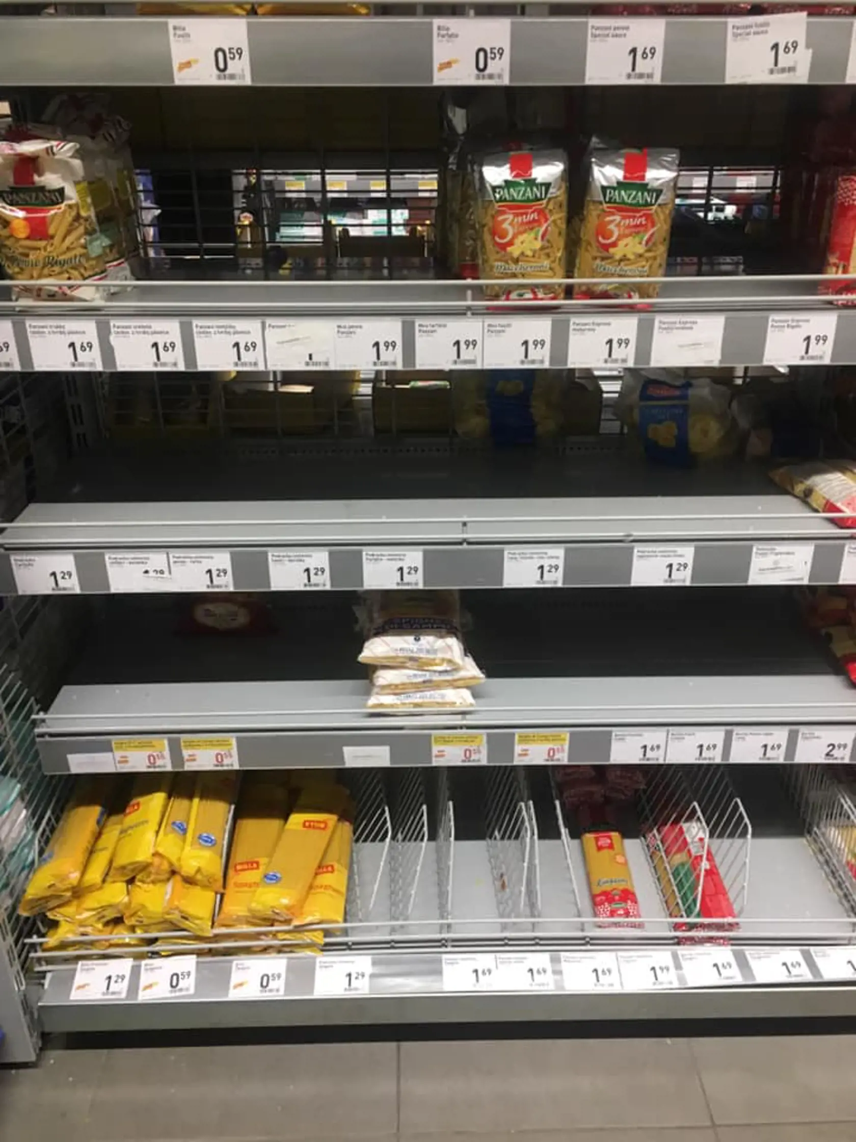 V našich obchodoch hrozia prázdne pulty. Pandémia aj vysoké ceny energií spôsobili, že viacerým výrobcom potravín hrozí kolaps.
