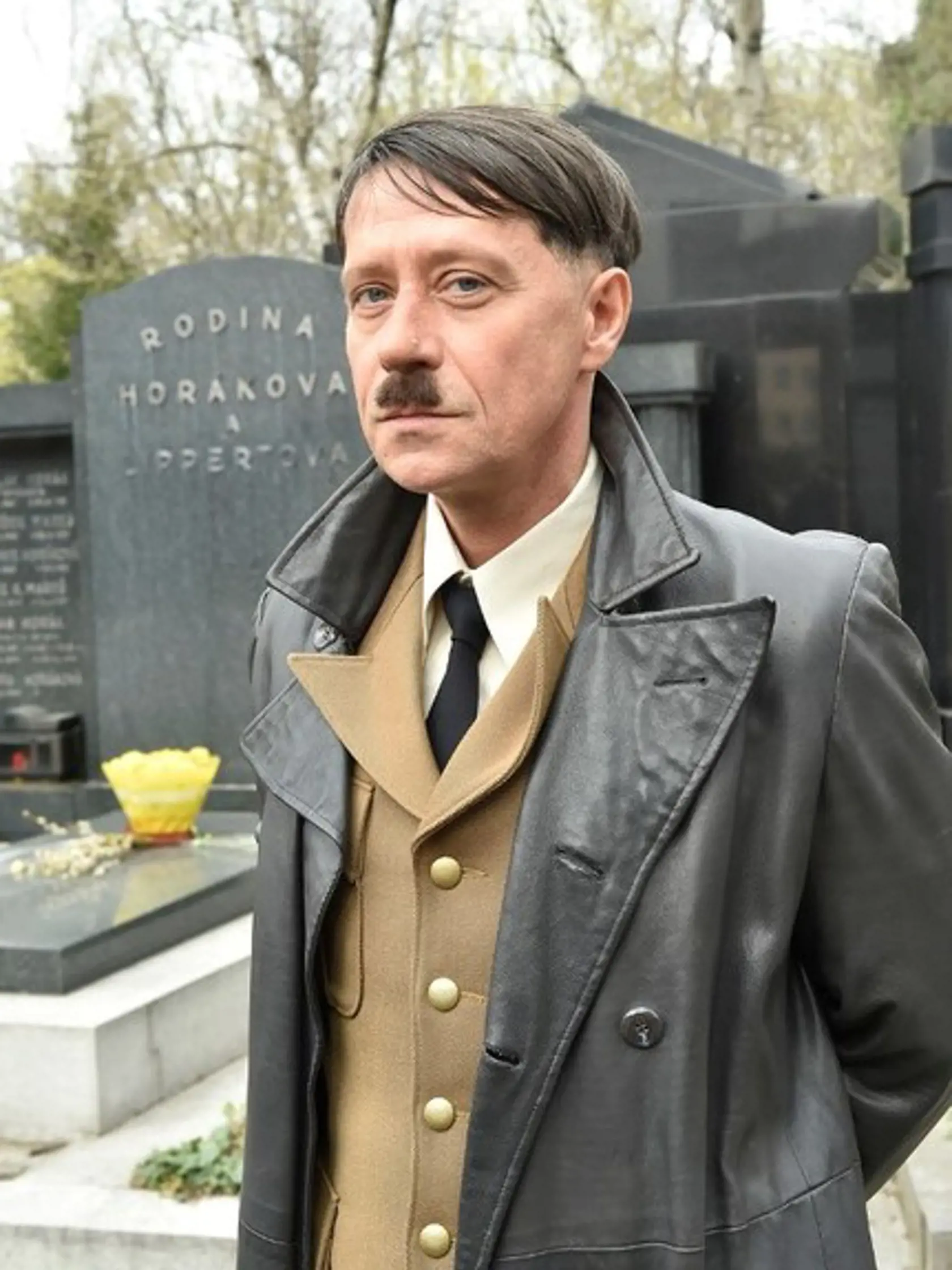 Pavel Kříž bude mať viac času venovať sa napríklad pripravovanému filmu s pracovným názvom Hodina pokušení.Lída Baarová, v ktorom stvárňuje samotného Hitlera.