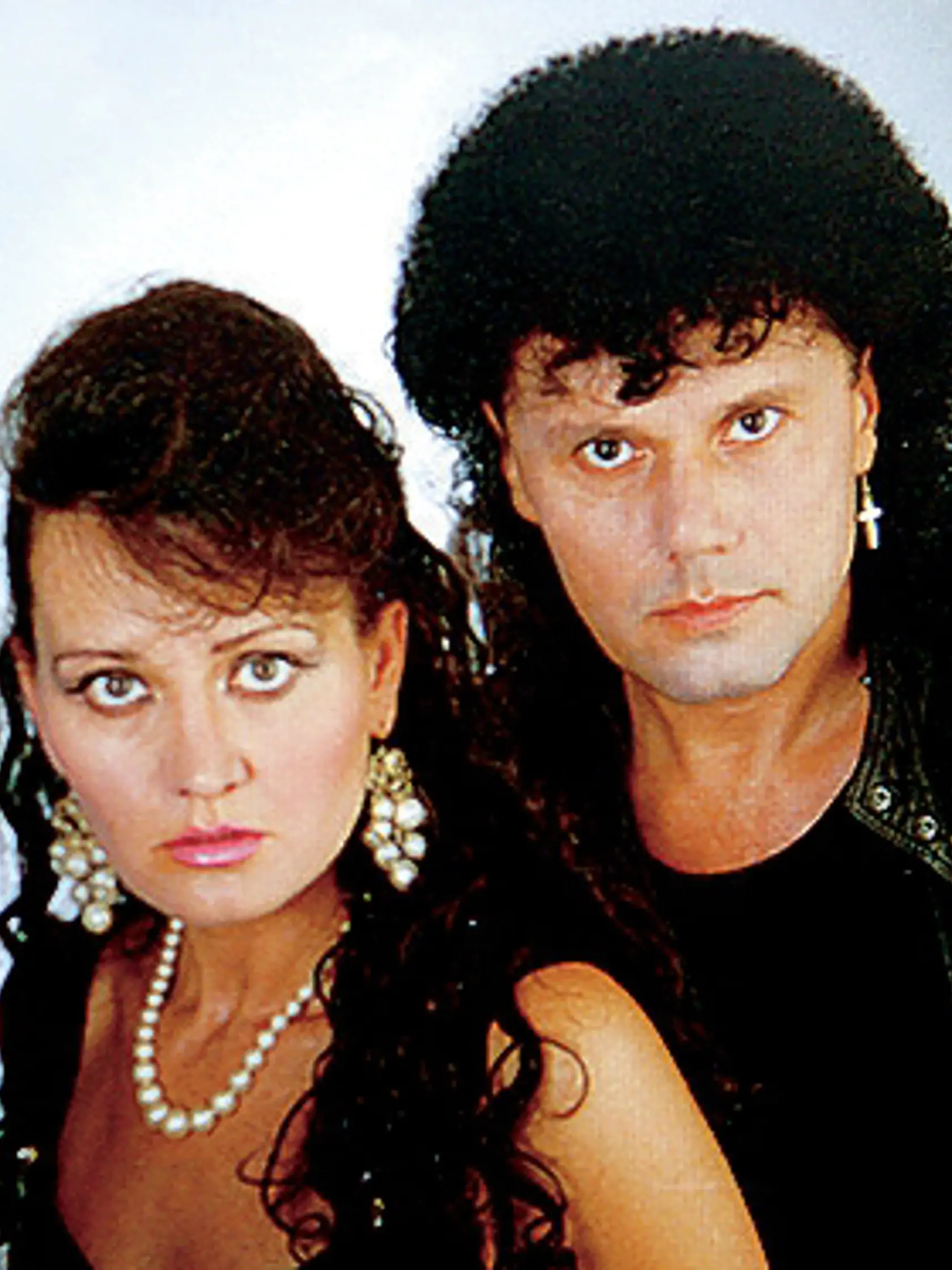Júlia Hečková, teraz Nečasová (44), manžel Jiři Nečas (63), syn Tomáš (2)
reprofoto: Ladislav Prikler
uverejnené: Šarm 10/2006 
pôvodný súbor:Repro1.eps