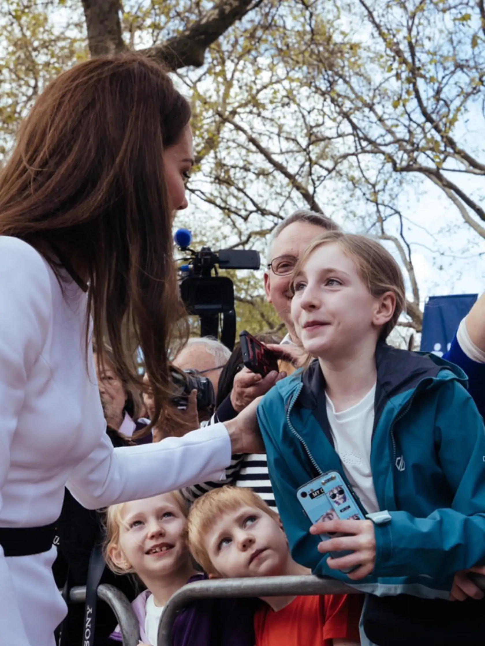Princezná Catherine pred príchodom na slávnostnú recepciu v Buckinghamskom paláci, organizovanú pri príležitosti korunovácie.