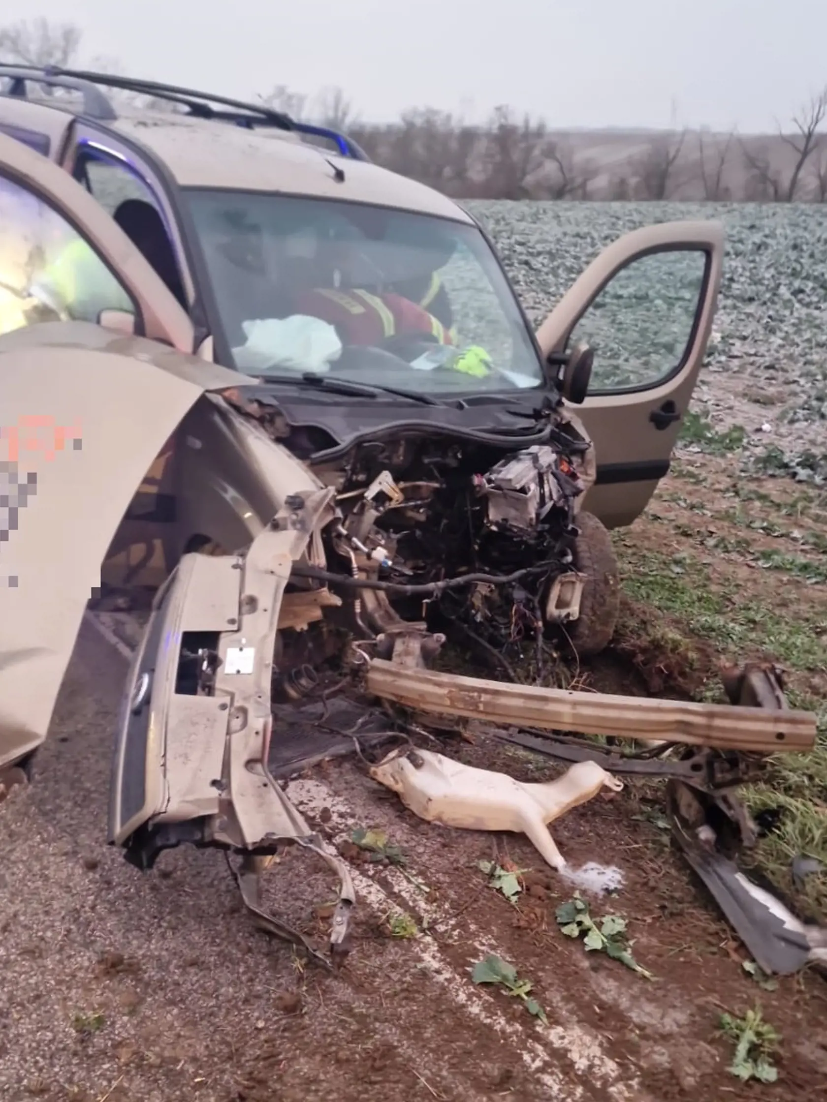 Polícia vyšetruje príčiny a okolnosti dopravnej nehody, ktorá sa stala v piatok ráno medzi obcami Špačince a Dolné Dubové v okrese Trnava.