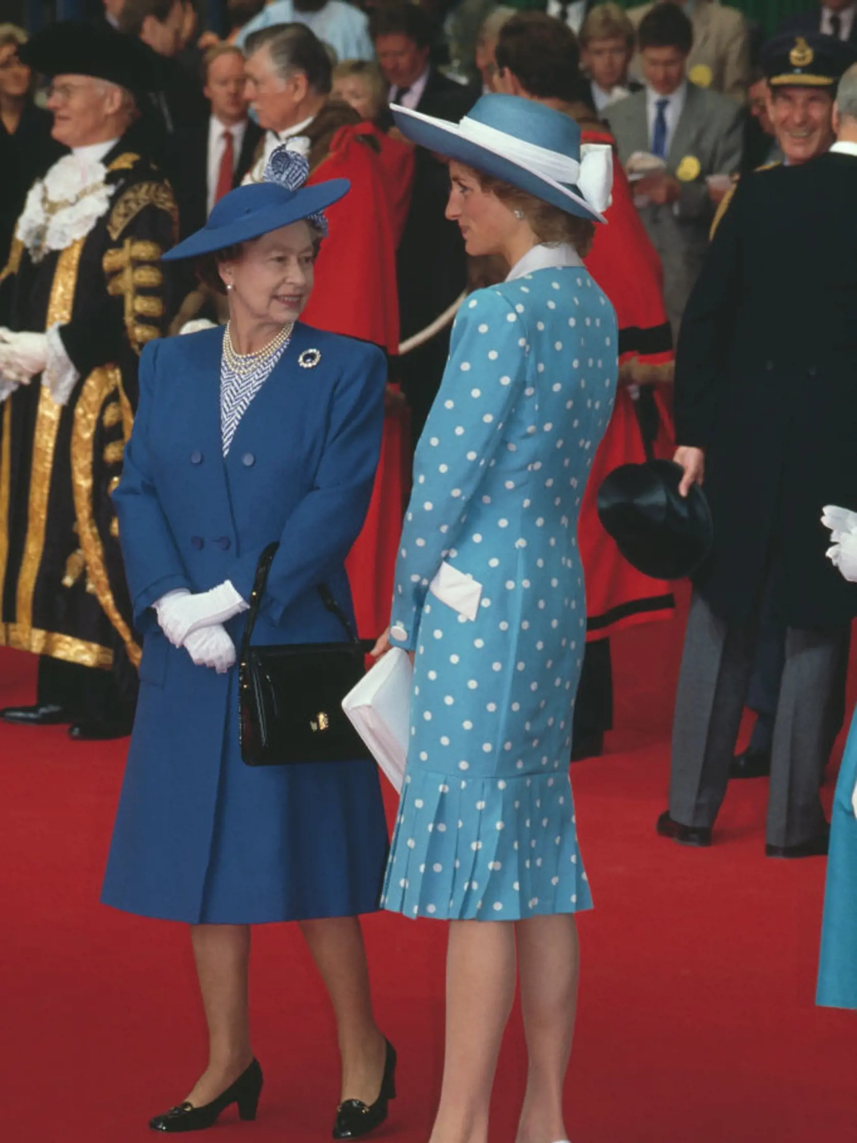 Aj Lady Diana pred rokmi (1989) zažiarila v modrých šatách s bielymi bodkami.