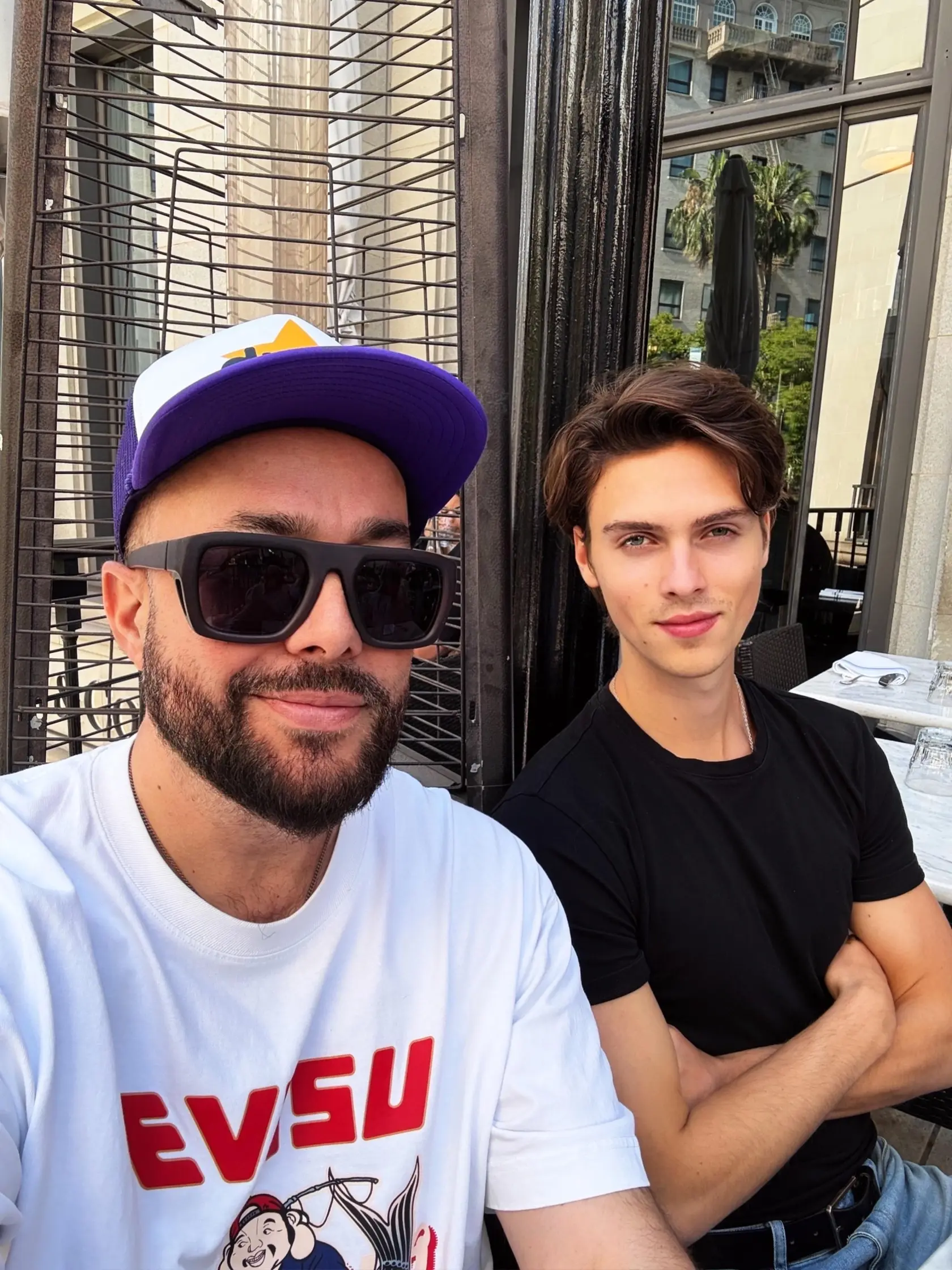 Kristián Macháček zo Sľubu si užil Las Vegas v spoločnosti Dary Rolins, jej dcéry Loly a šéfa marketingu Markízy Michala Boreca.