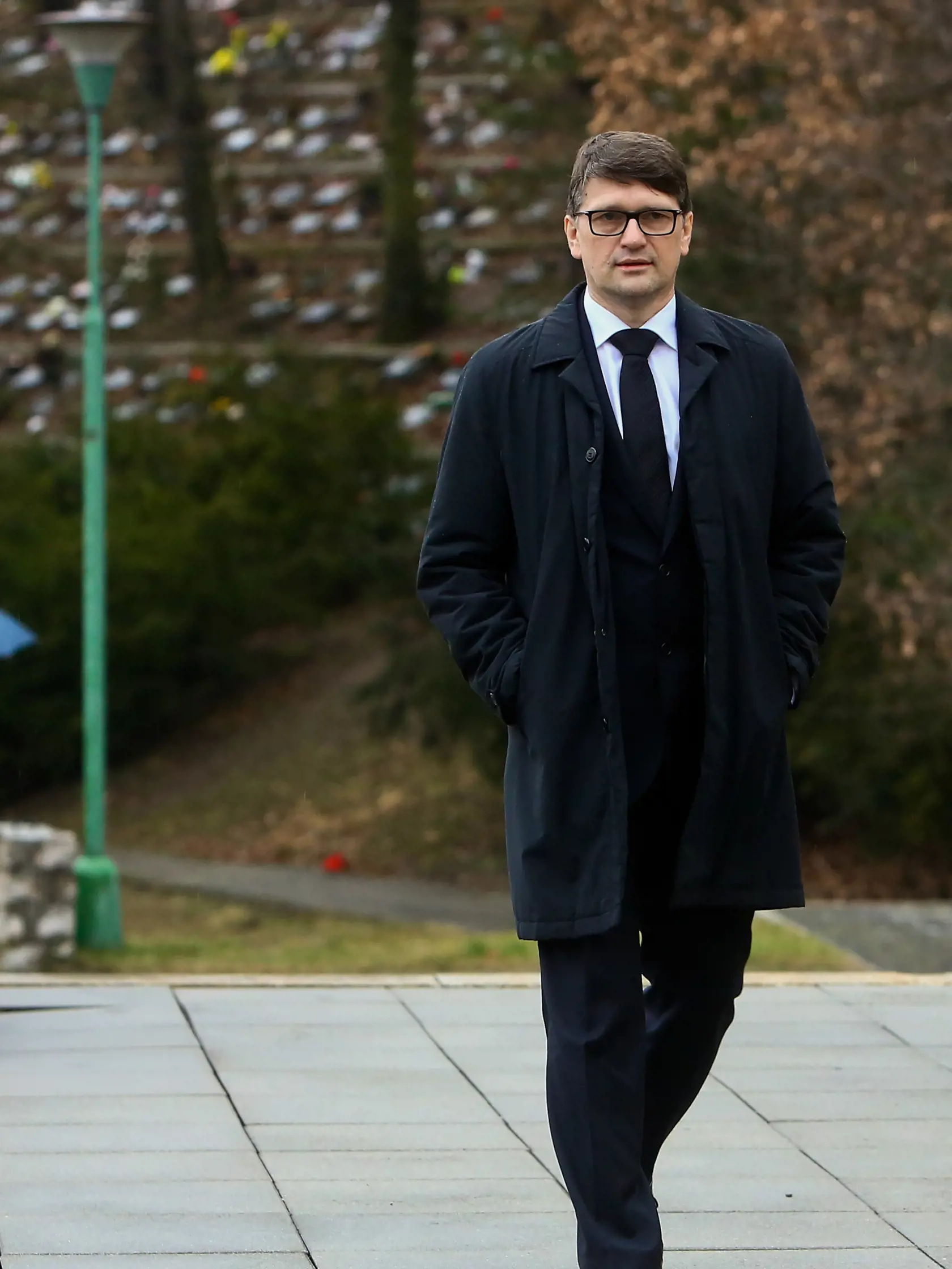 Tiež sme sa ho pýtali na názor ohľadom „kauzy Bernini“, ktorá sa spája s menom Barcziho. „Je to veľmi odborná téma. Z expertného hľadiska možno aj dodnes polemická, vzhľadom na to, aké je ťažké dokázať, že mramorová busta je originál, alebo robená podľa originálu. Z tohto hľadiska jeho ako posudzovateľa nevidím ako niečo diskvalifikačné pre pozíciu ministra kultúry,“ hovorí Maďarič.