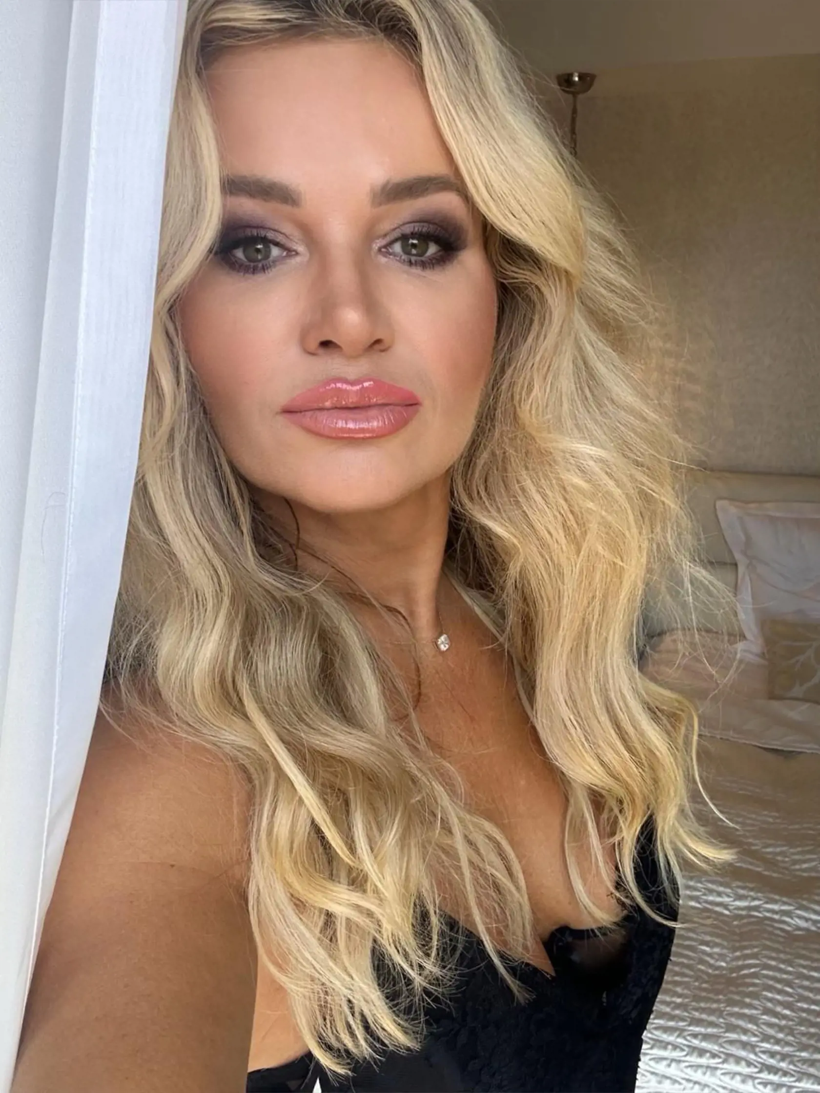 Touto sexi fotkou zagratuloval Babiš svojej možno už čoskoro bývalej manželke.