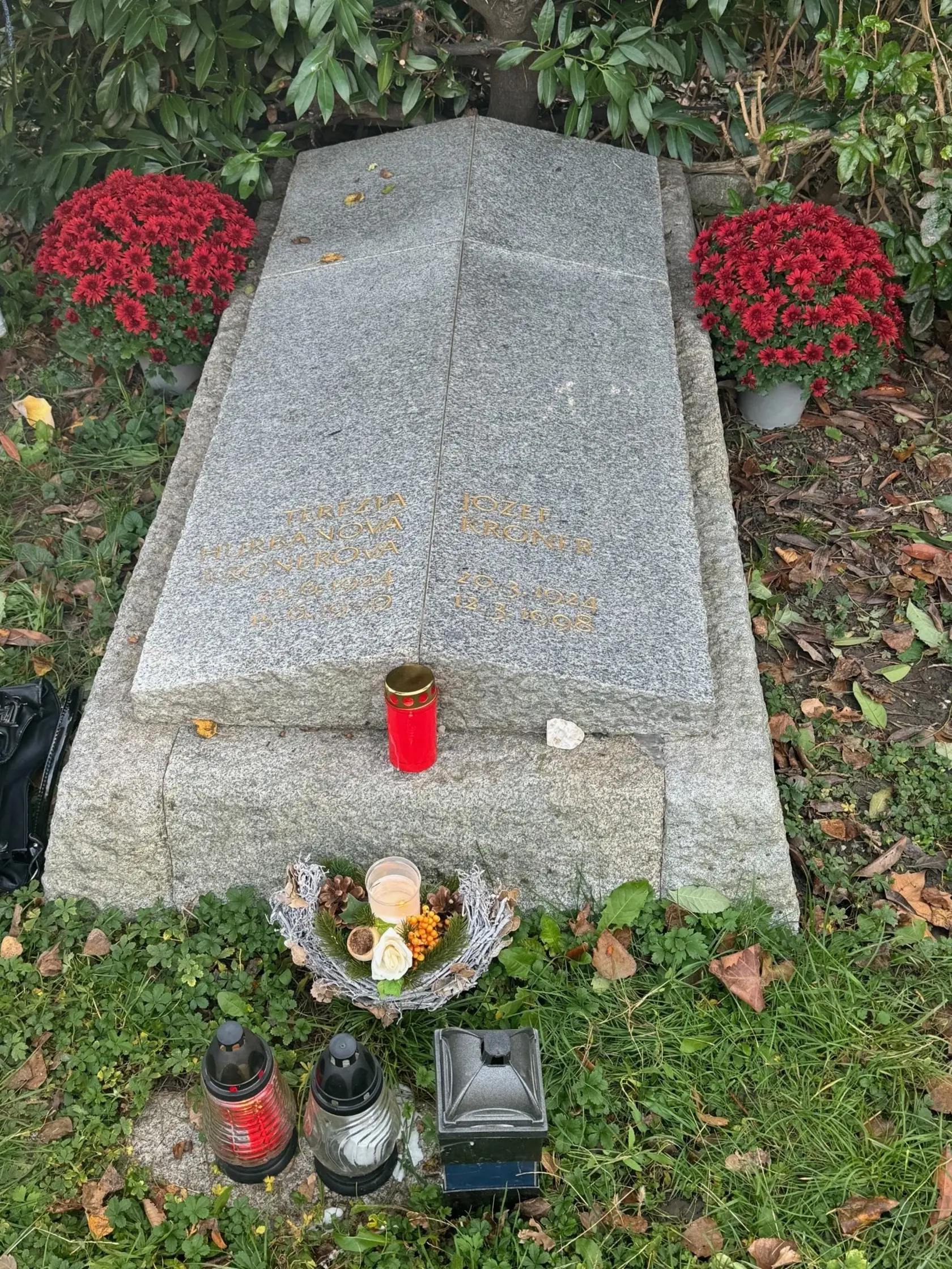 Tu odpočíva nezabudnuteľný herec Jozef Kroner. Cintorín Slávičie údolie.