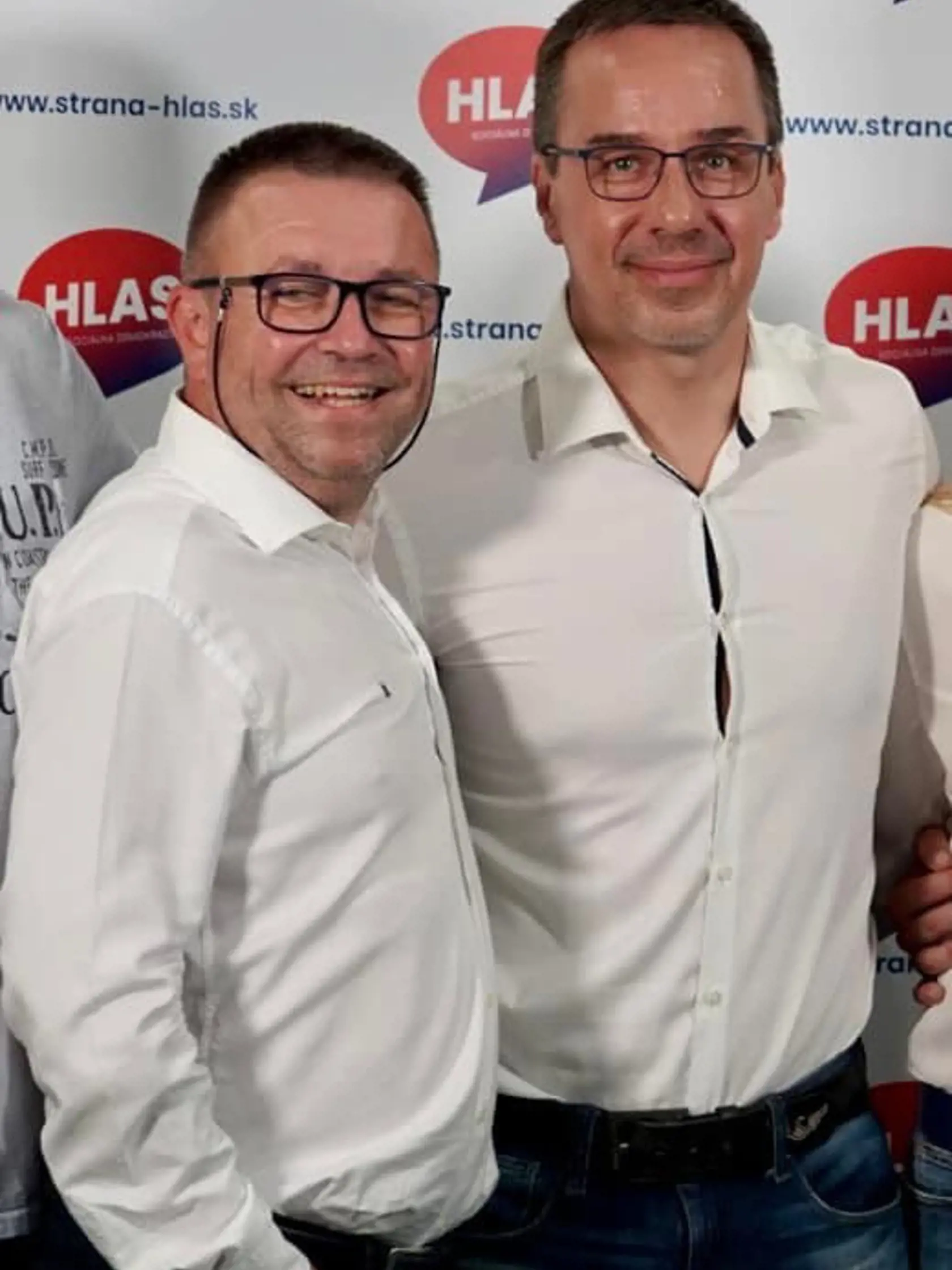 Je jasné, že tak Tomáš ako aj Dorčák si dali záležať na tom, aby im okuliare svedčili.