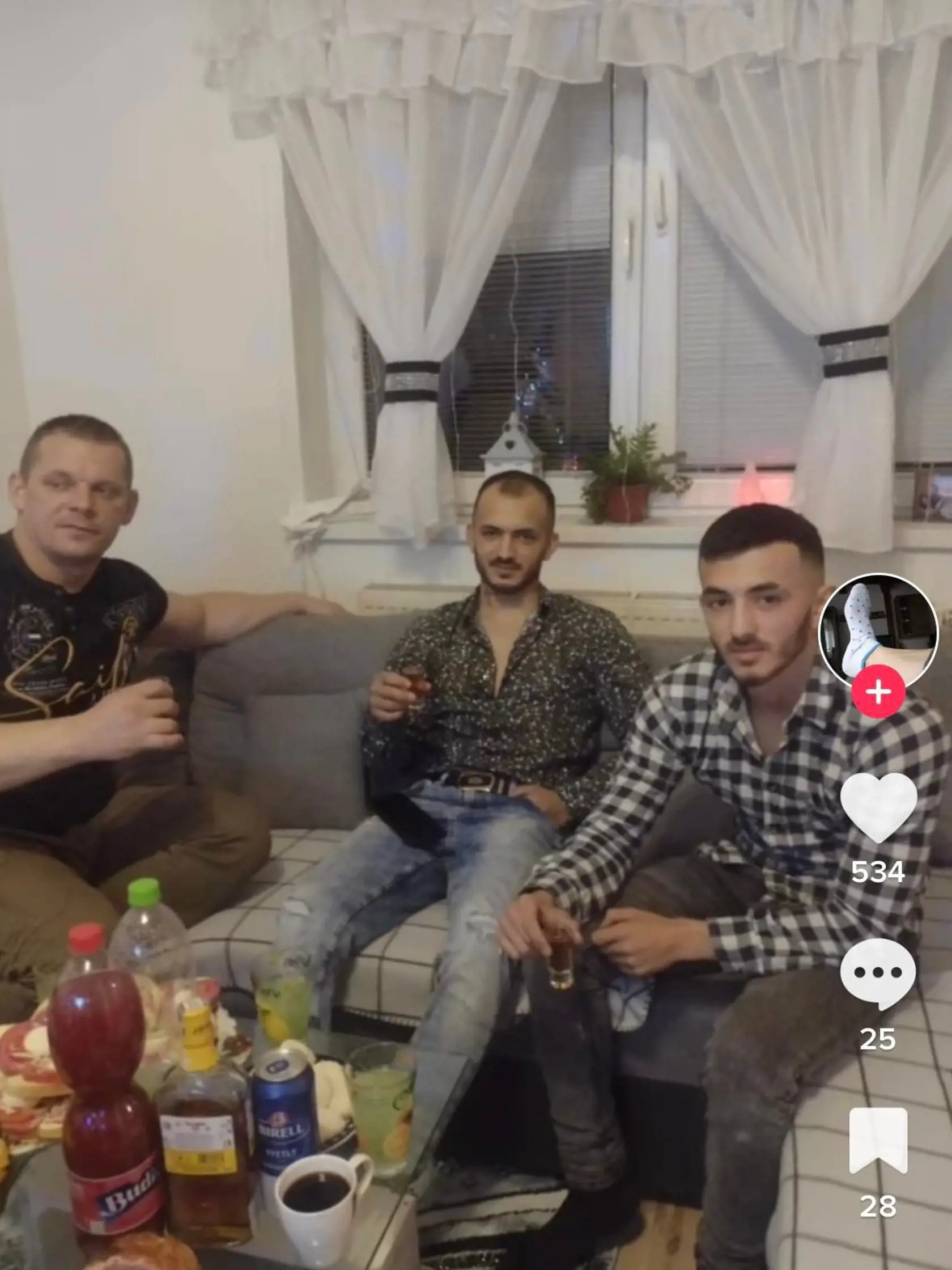Poriadne však vyrástli ich synovia. Dnes sú z nich už dospelí muži.
