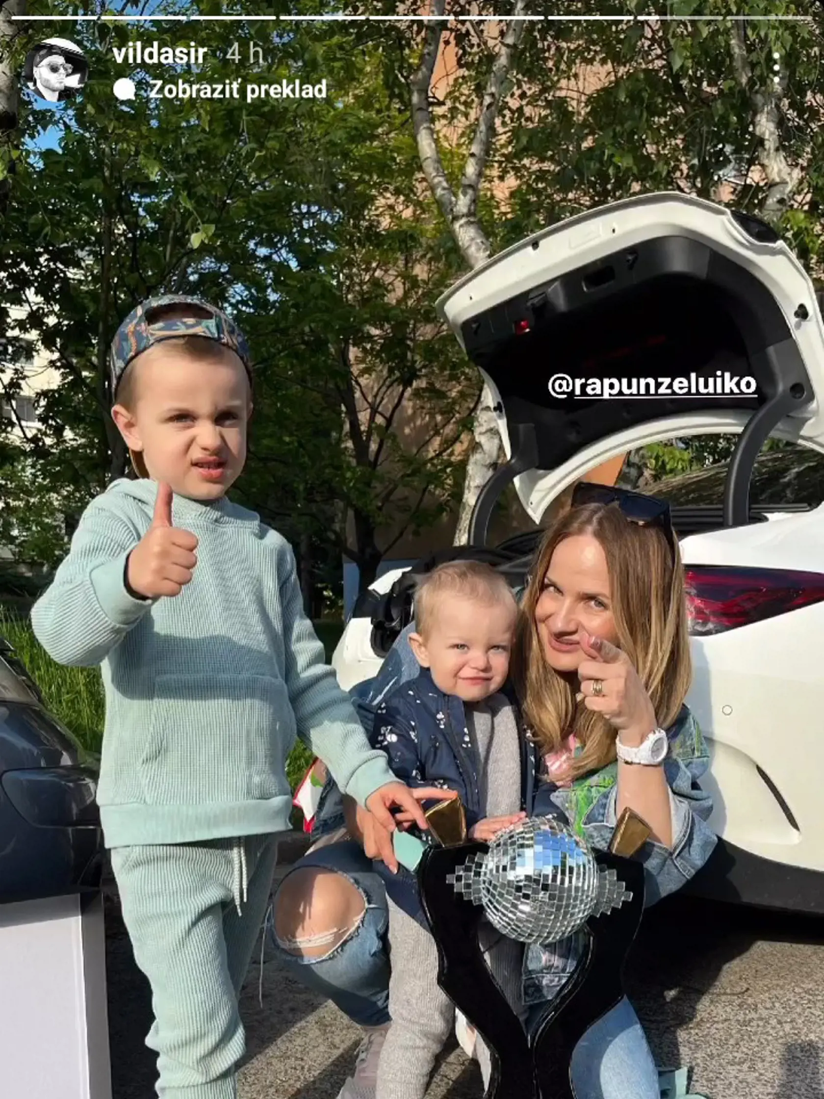 Zuzka Kubovčíková Šebová so synmi Rudkom a Paľkom.