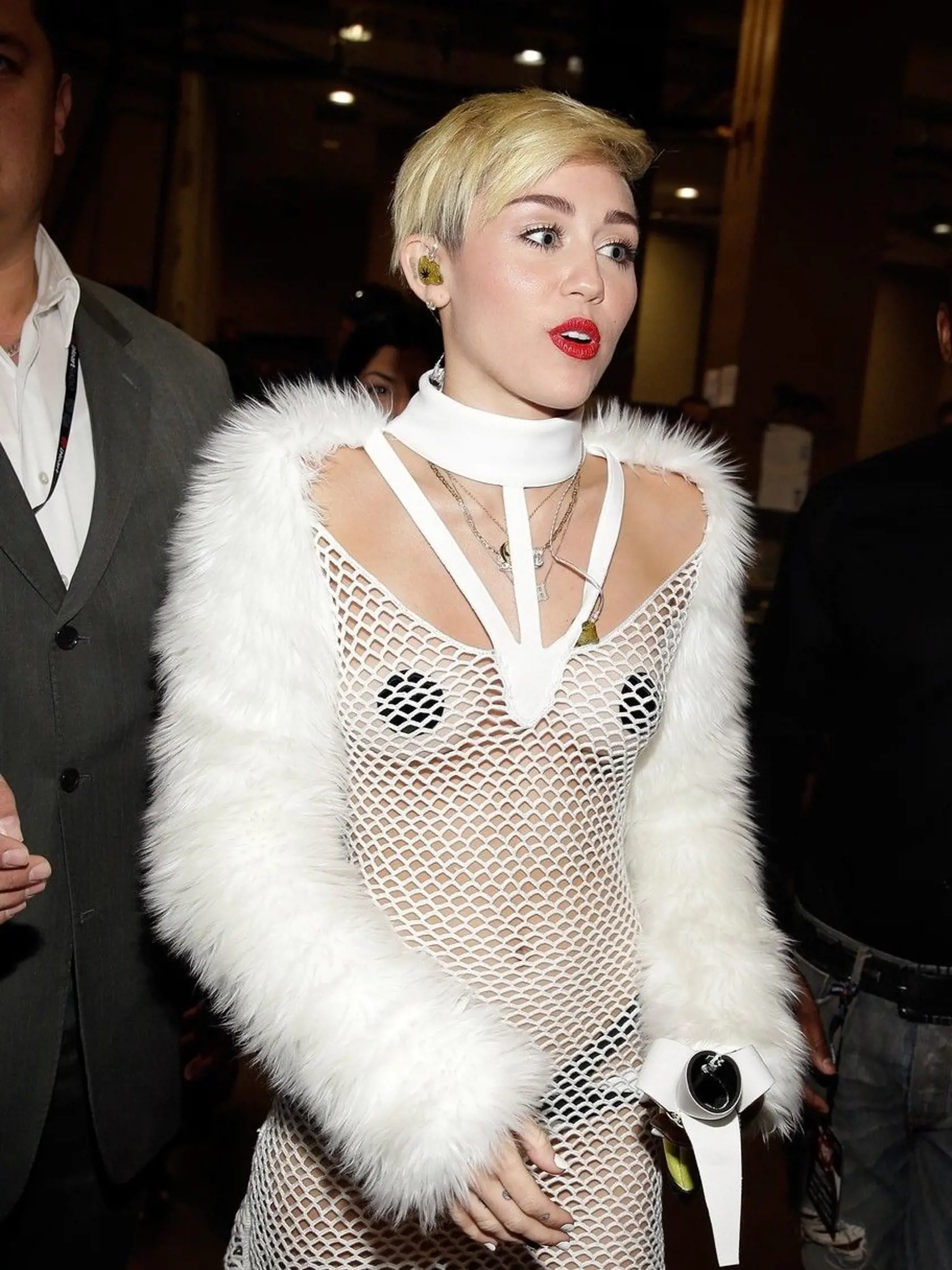 Miley Cyrus sa rozhodla dať zbohom imidžu