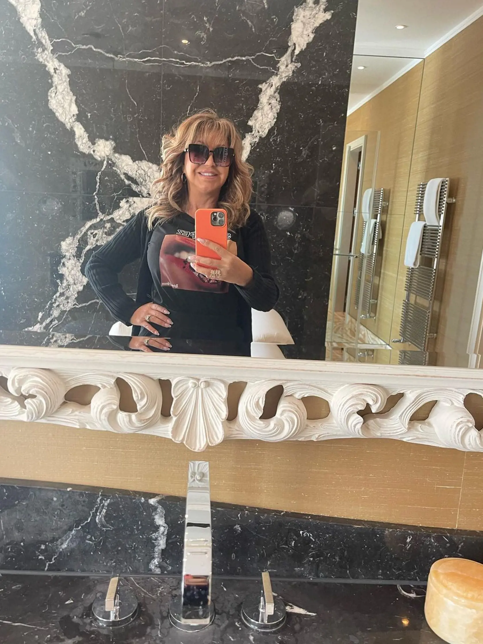 Carmen sa pochválila fotografiou z kúpeľne prezidentského apartmánu.