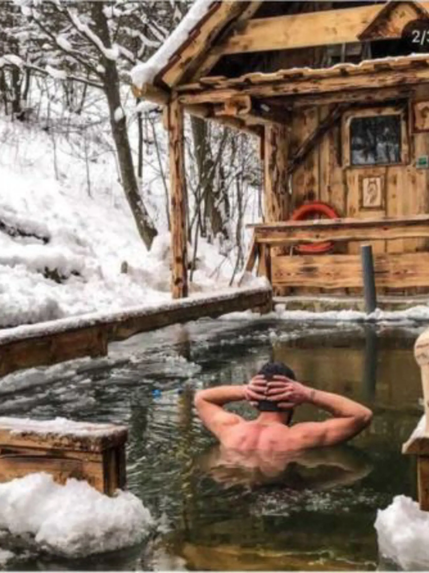 Sára a jej nový objav. Rovnaké fotky počas otužovania hovoria jasnou rečou.