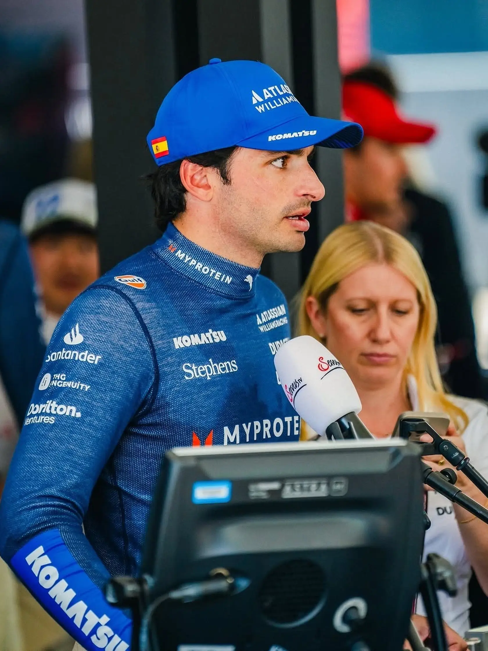 Carlos Sainz o pokute vtipkoval, môže dostať ďalšiu.
