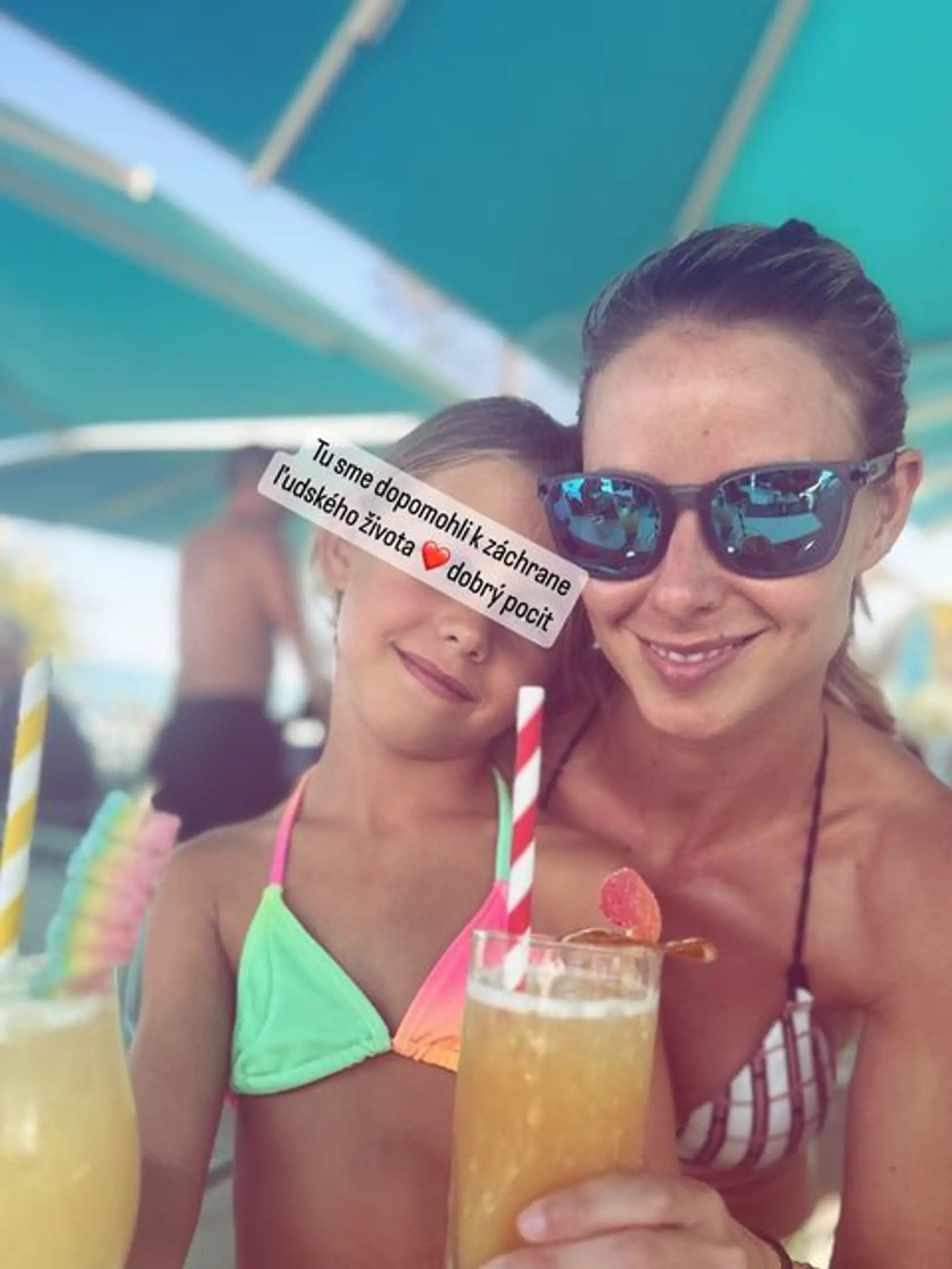 Ako cez kopirák. Nela si pred 6 rokmi porodila svoju kópiu.