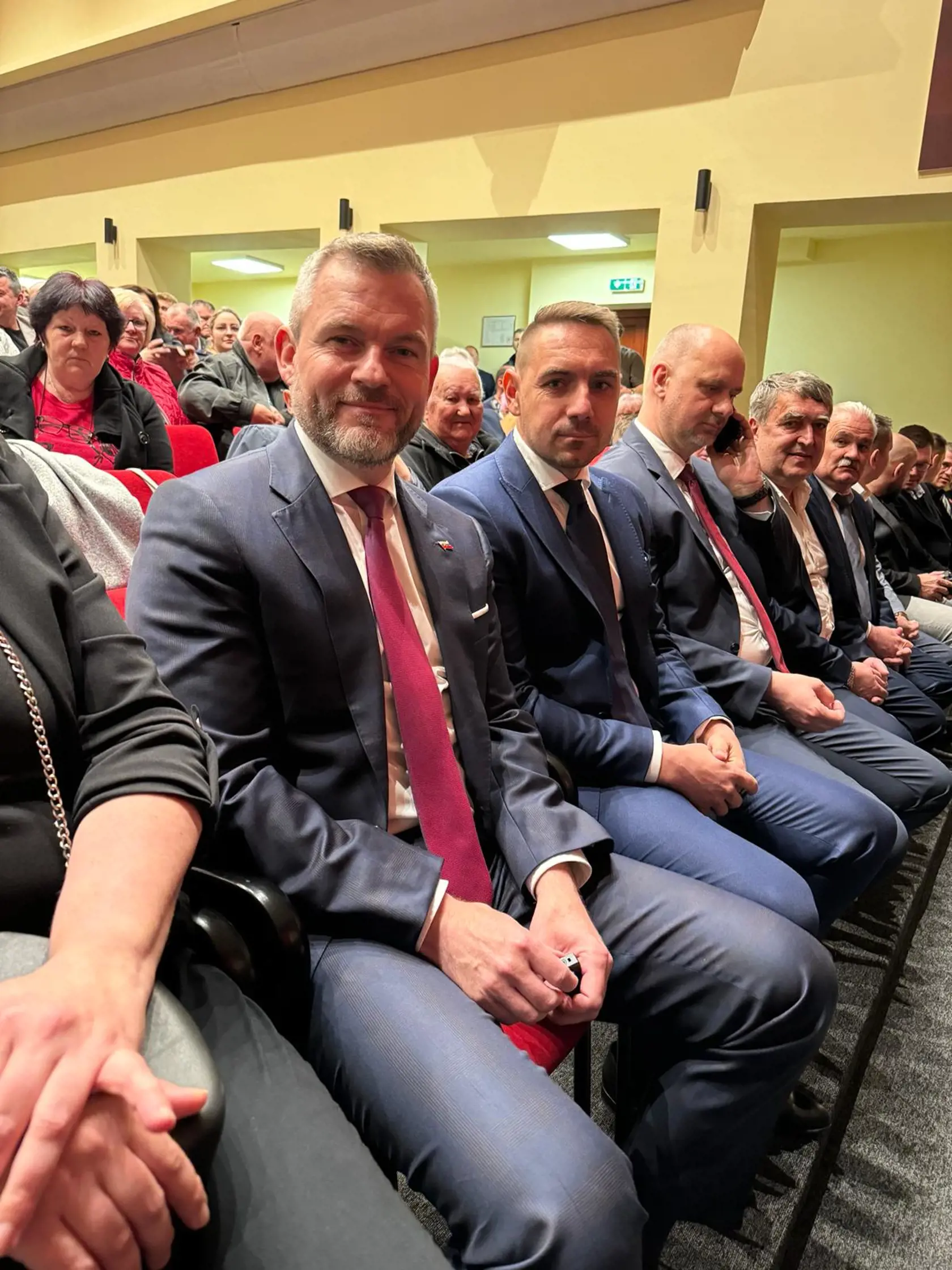 Stretnutie kandidáta na prezidenta Petra Pellegriniho, ktoré zorganizoval bývalý poslanec Gyimesi v jeho rodnom Kráľovskom Chlmci.
