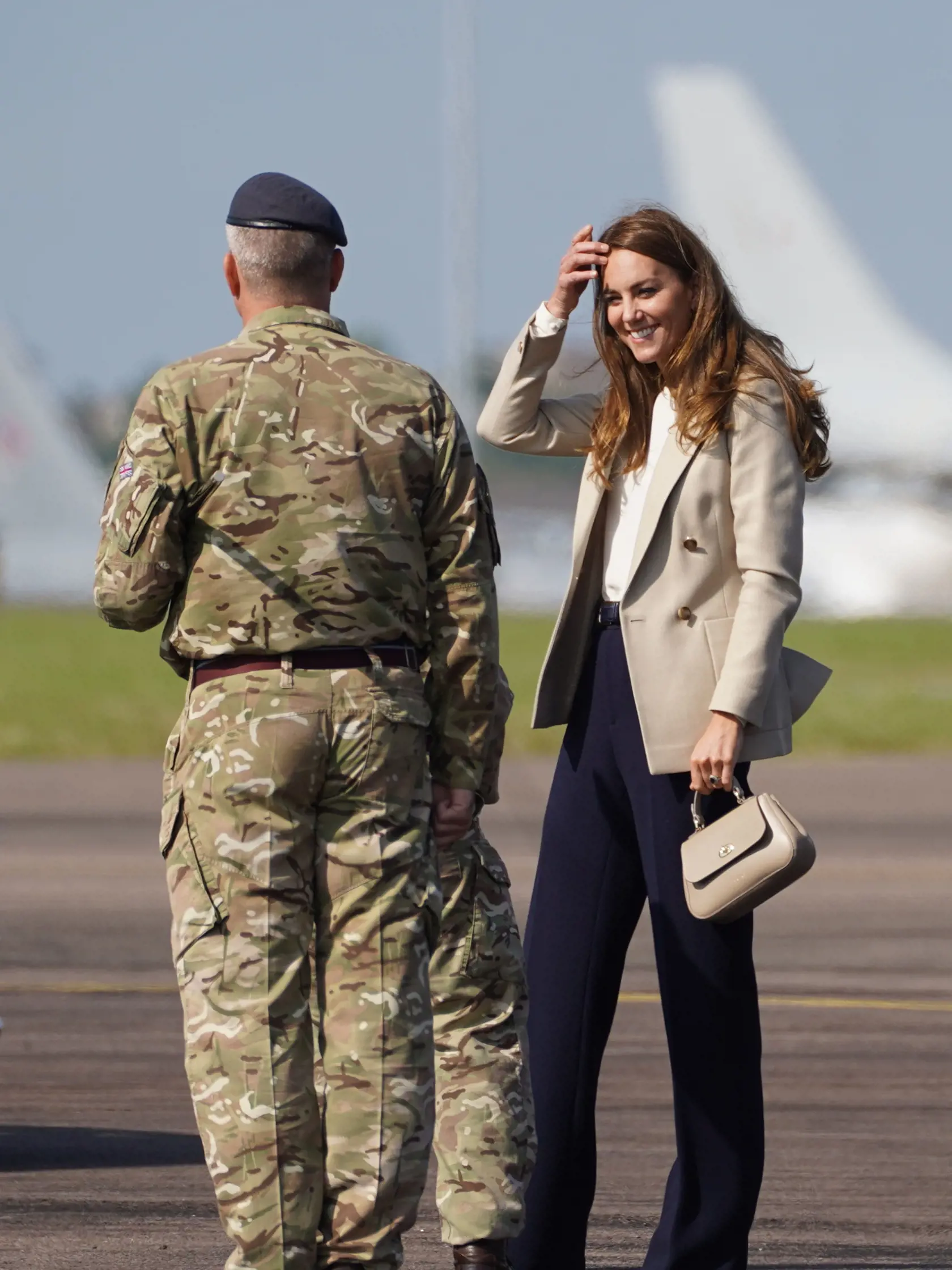 Kate Middleton sa stretla s vojakmi, ktorí pomáhali pri evakuáciách z Afganistanu.