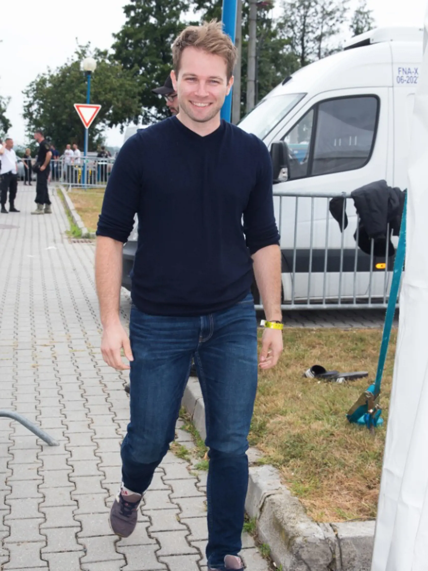 Spevák Tomáš Bezdeda. 