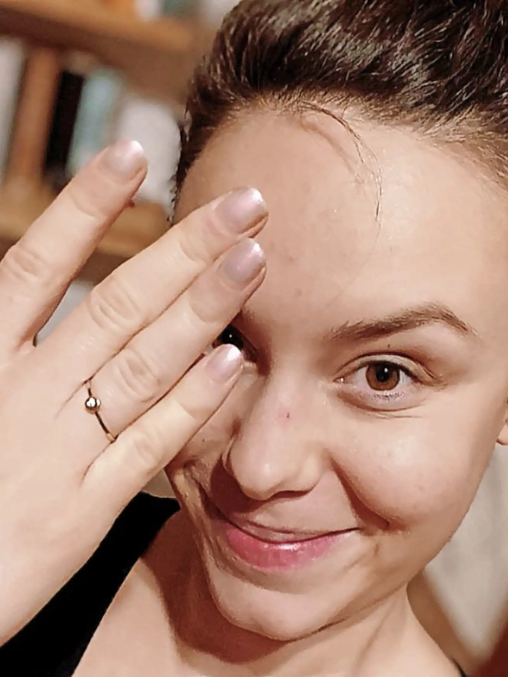 ZÁSNUBY
Dominika Kavaschová sa pochválila snubným
prsteňom, ktorý dostala od Dana Fischera.