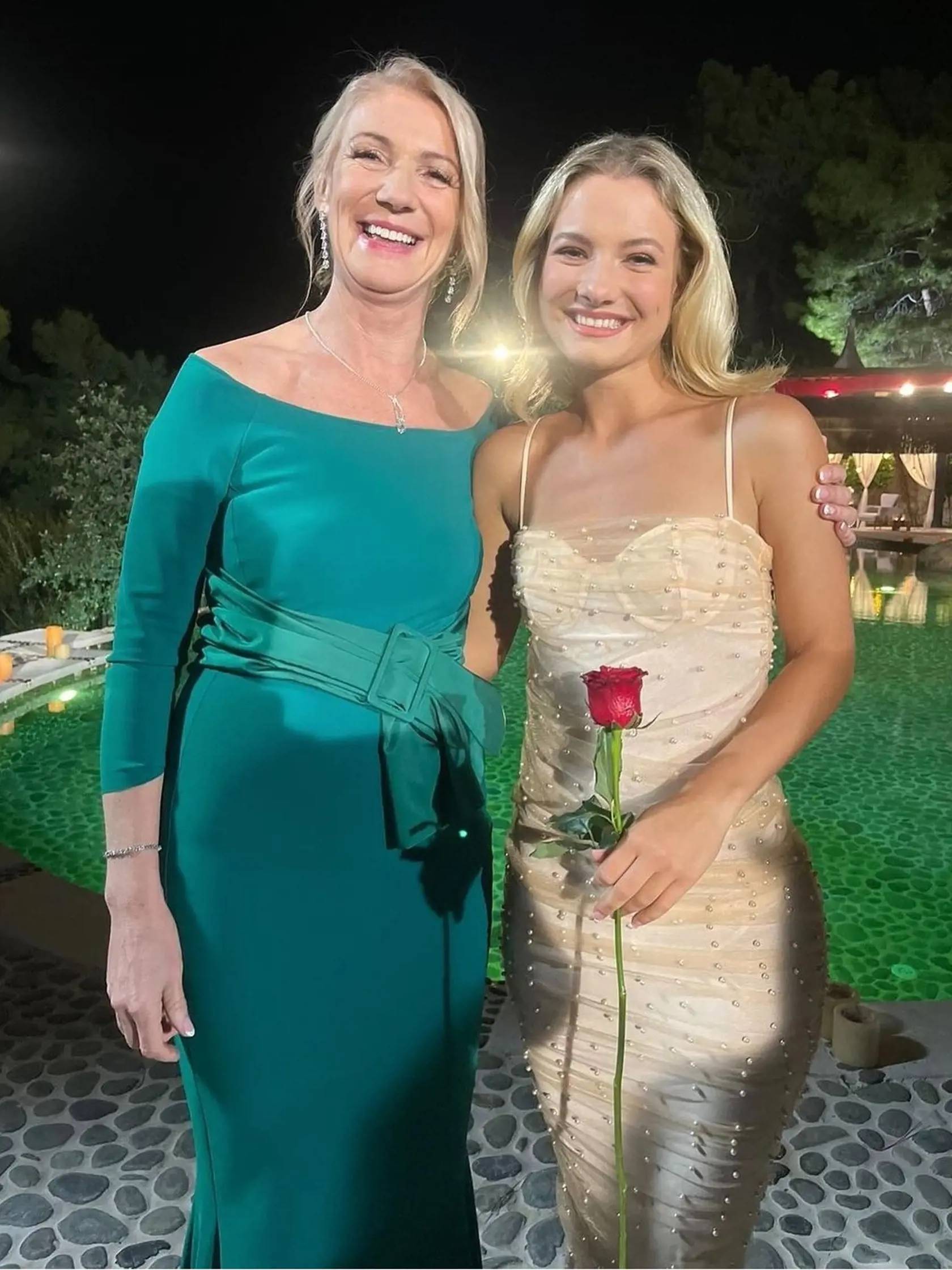 Jedna fanúšička pod fotku napísala, že aj tak šou vyhrá Petrana. Na to reagovala iná fanúšička, že prečo by to mala vyhrať Petrana. Mirka ako jediná sleduje na Instagrame Tomášovu mamu  Ingrid a to môže byť jasný znak toho, že šou vyhrá práve ona. Mirka však tento komentár zo svojho účtu zmazala.