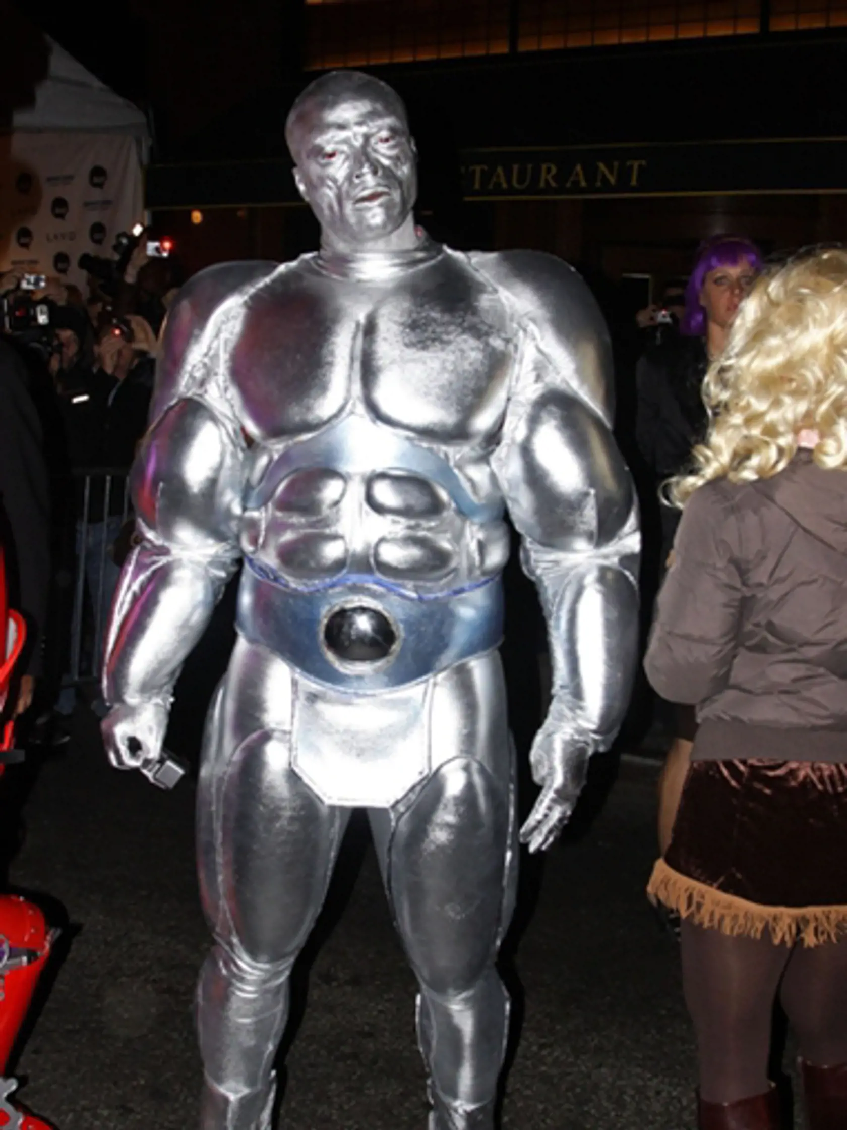 Seal:
Ako Silver Surfer
s vynikajúcou
výdržou
a schopnosťou
manipulovať
s časom.