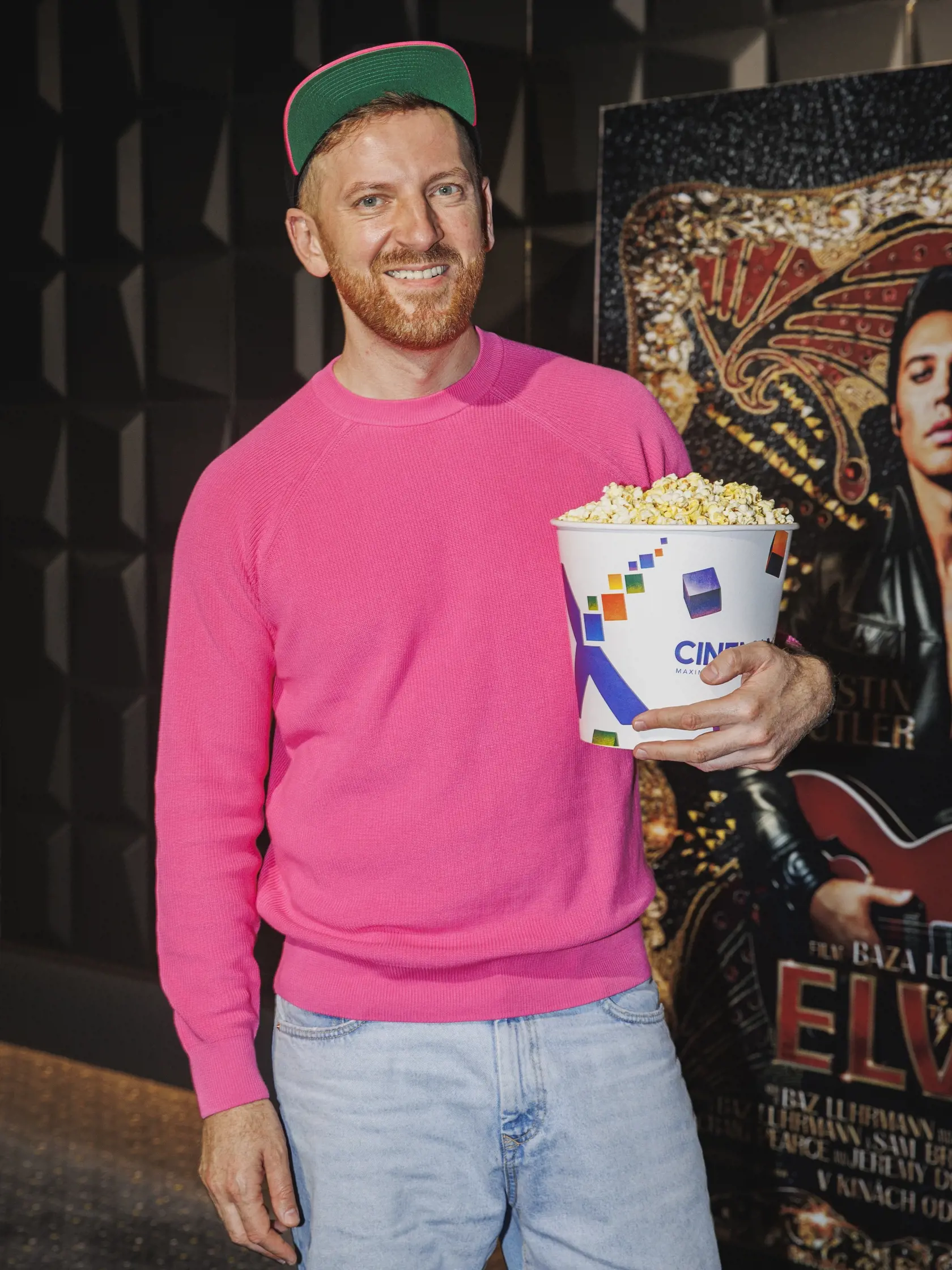 Na snímke Miro Jaroš prichádza na premiéru filmu Elvis.