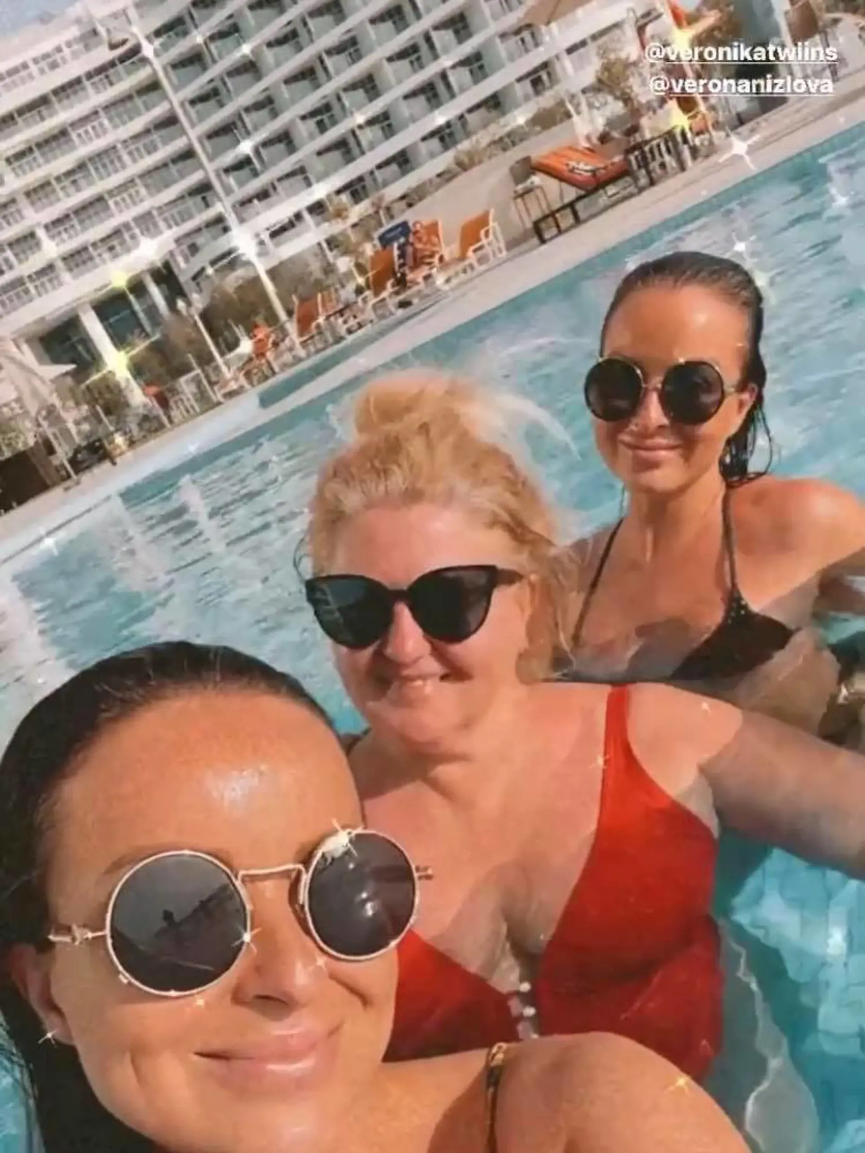 Sestry Nízlové Daniela a Veronika s mamou.