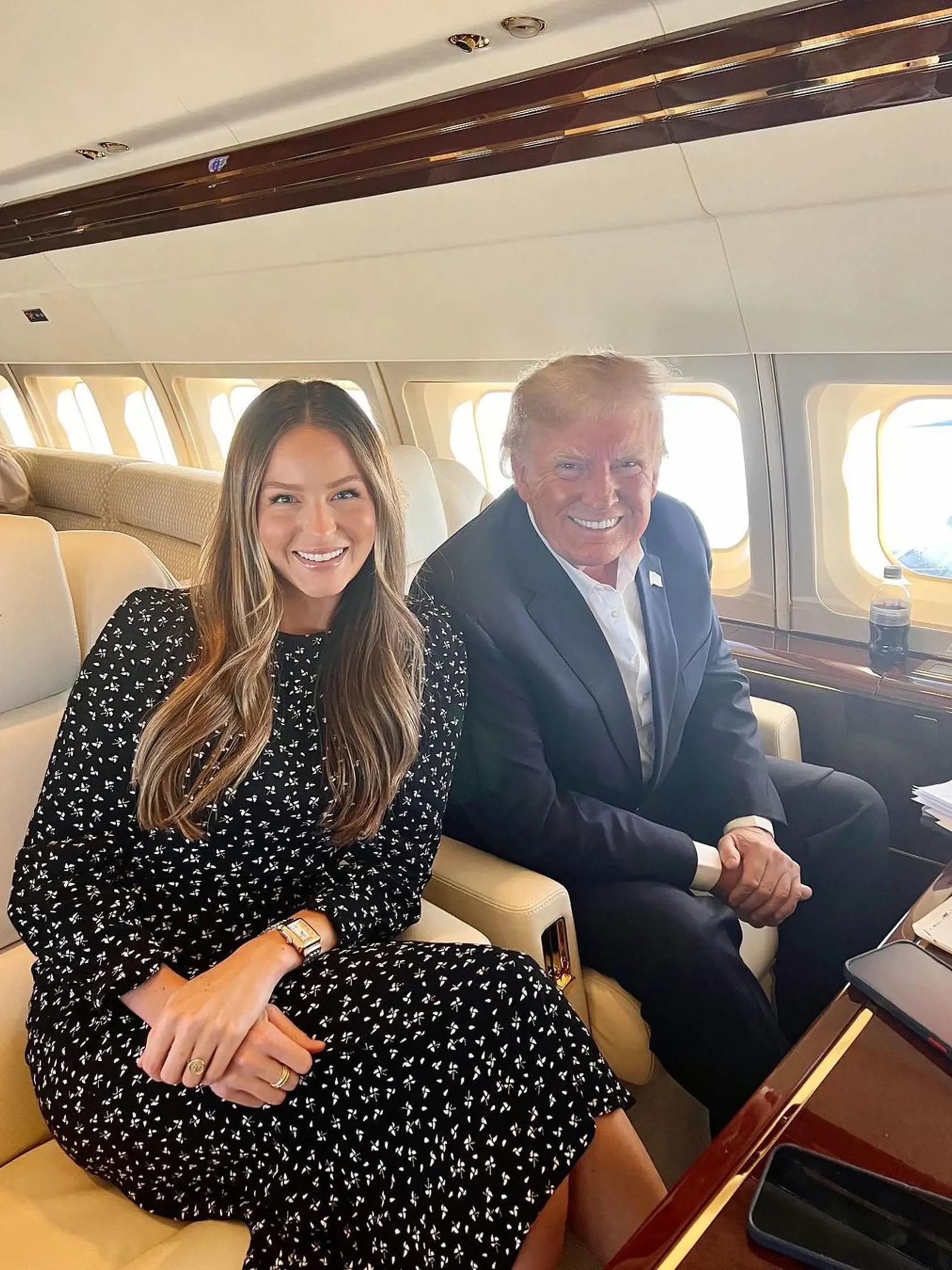 Trump Force One - napísala k fotke Margo Martin.