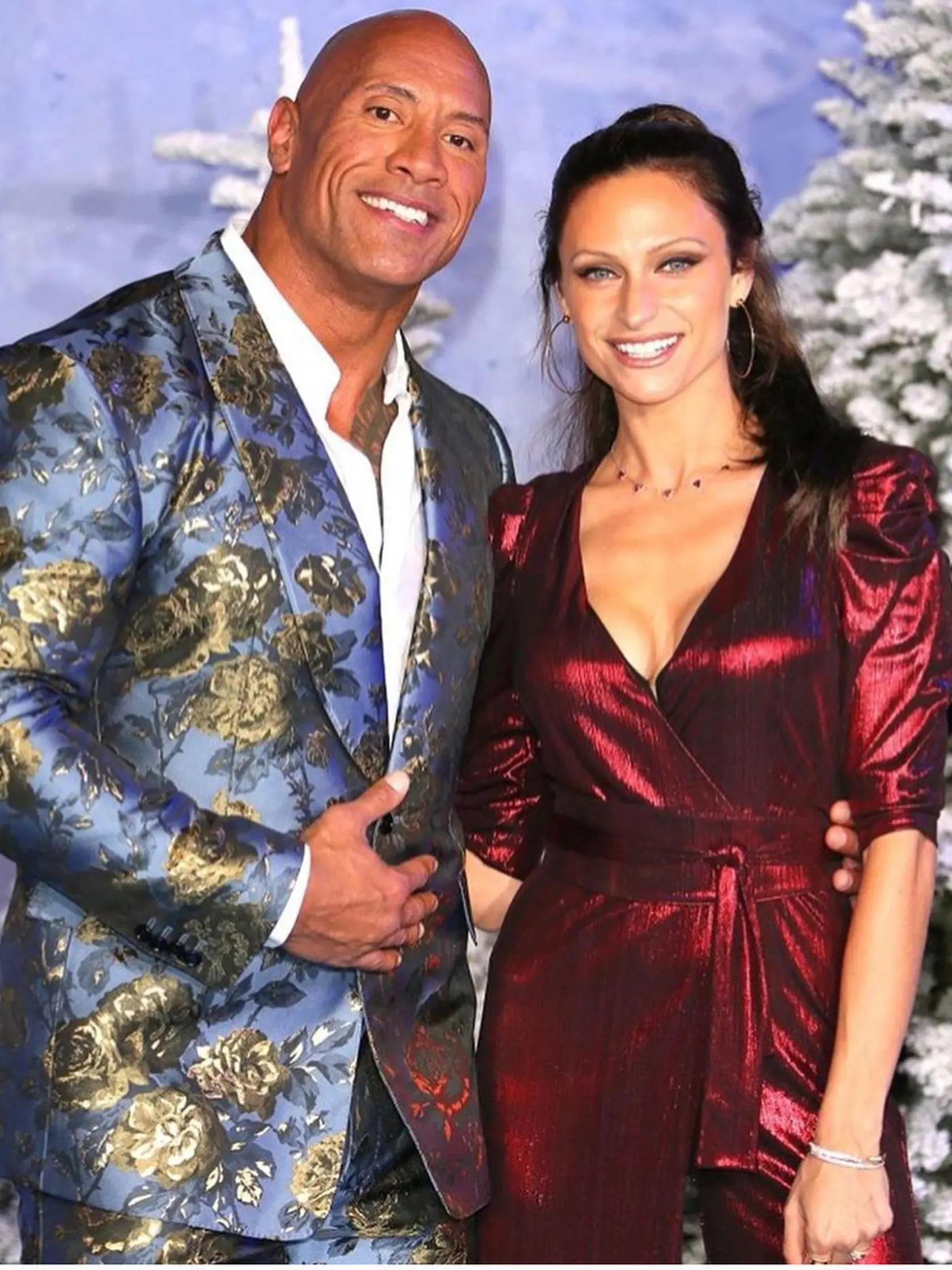 Dwayne je už štyri roky šťastne ženatý s krásnou Lauren a spolu vychovávajú dve dcérky - Tiu Gianu a Jasmine.