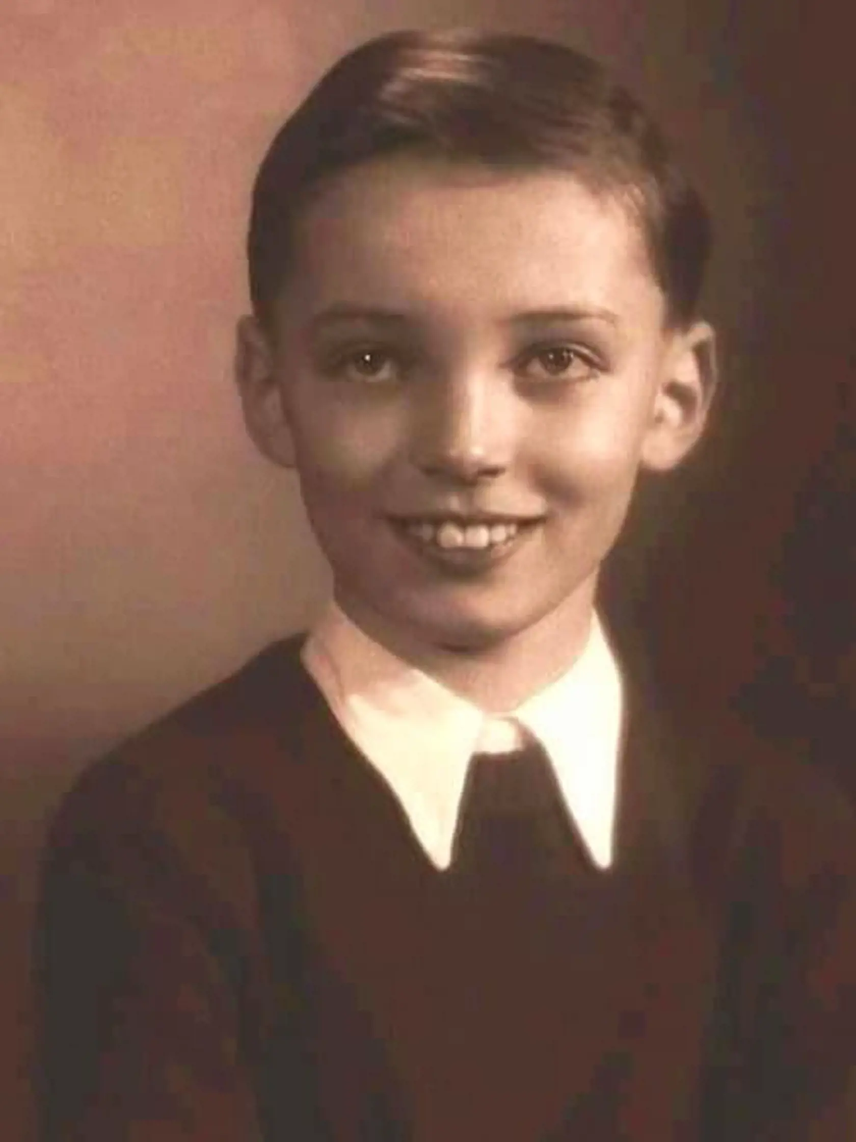 Gott mal výrazné črty, ktoré sa ani s pribúdajúcimi rokmi nezmenili.